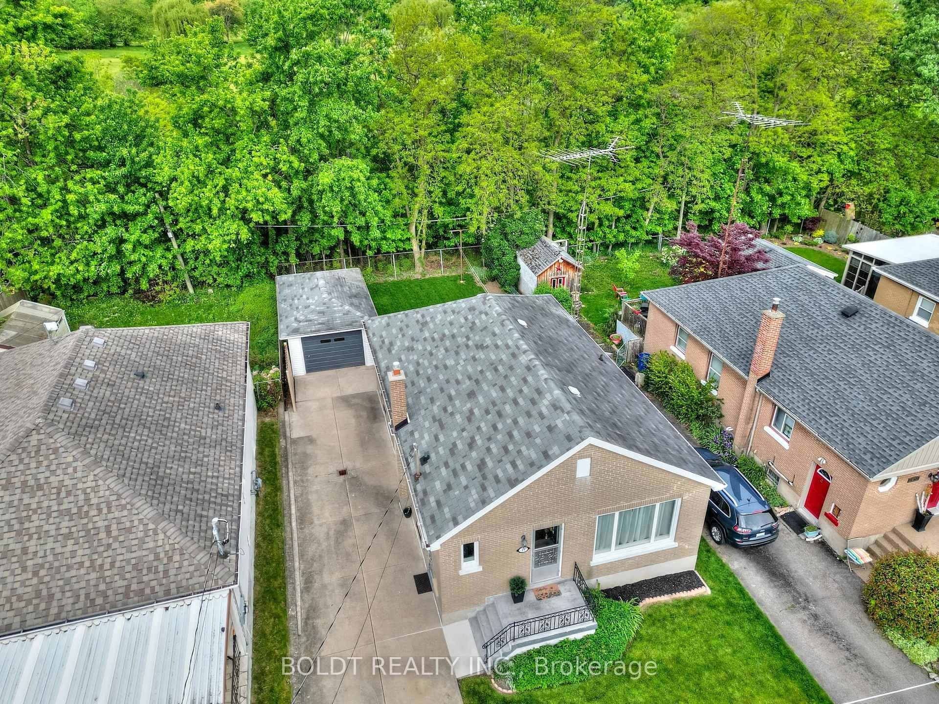 19 Prestwick Avenue photo 27