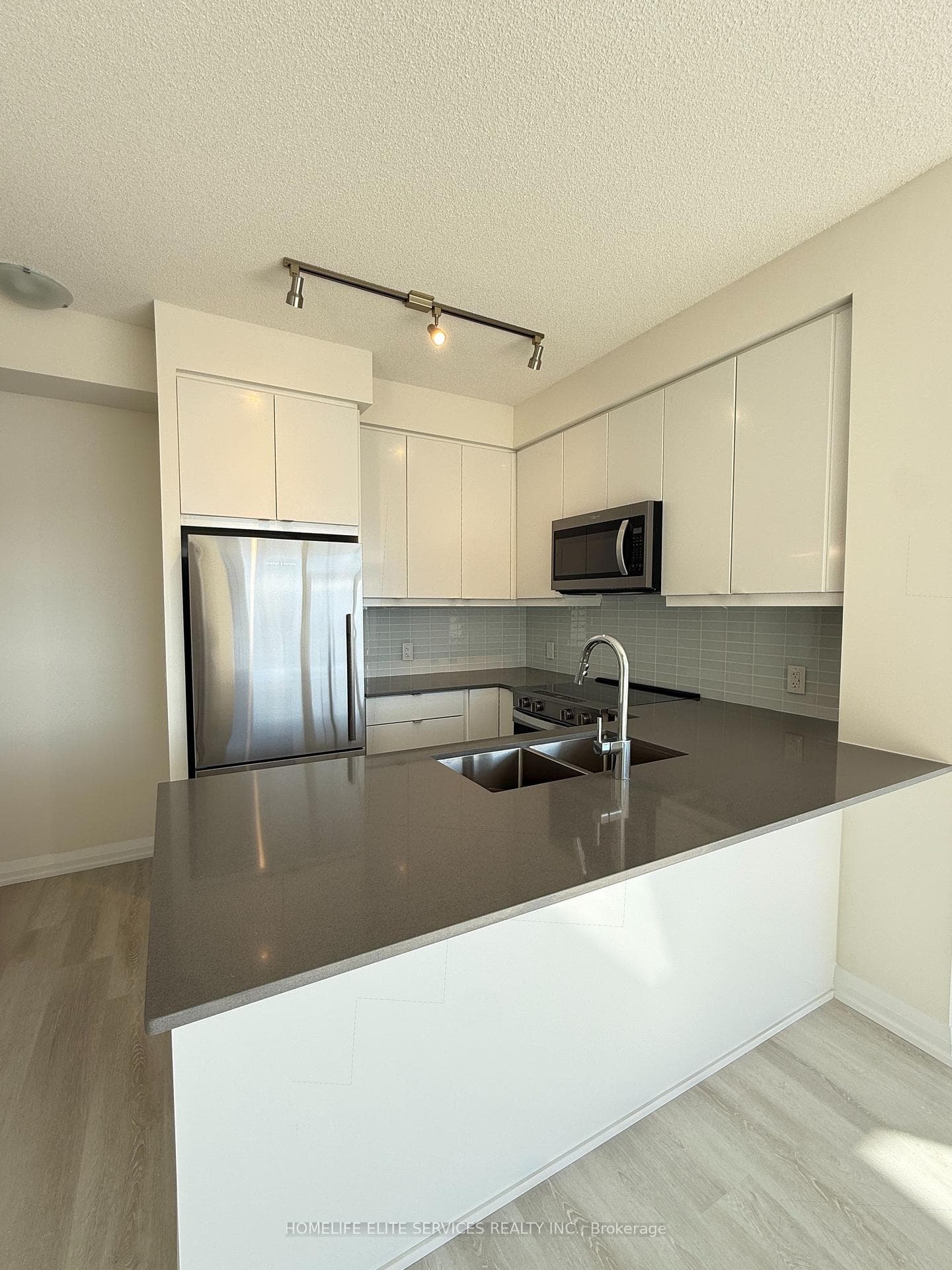 3260 Sheppard Avenue Unit 1709 photo 2