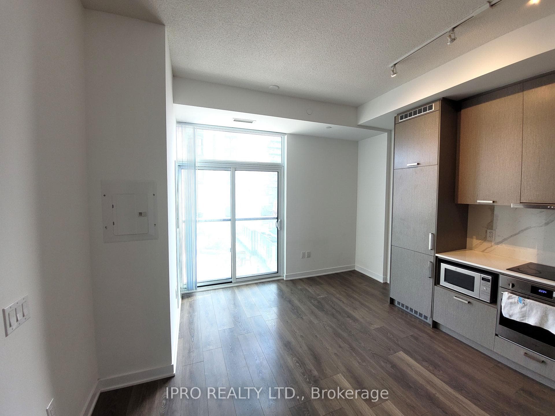 10 Honeycrisp Crescent Unit 503 photo 4