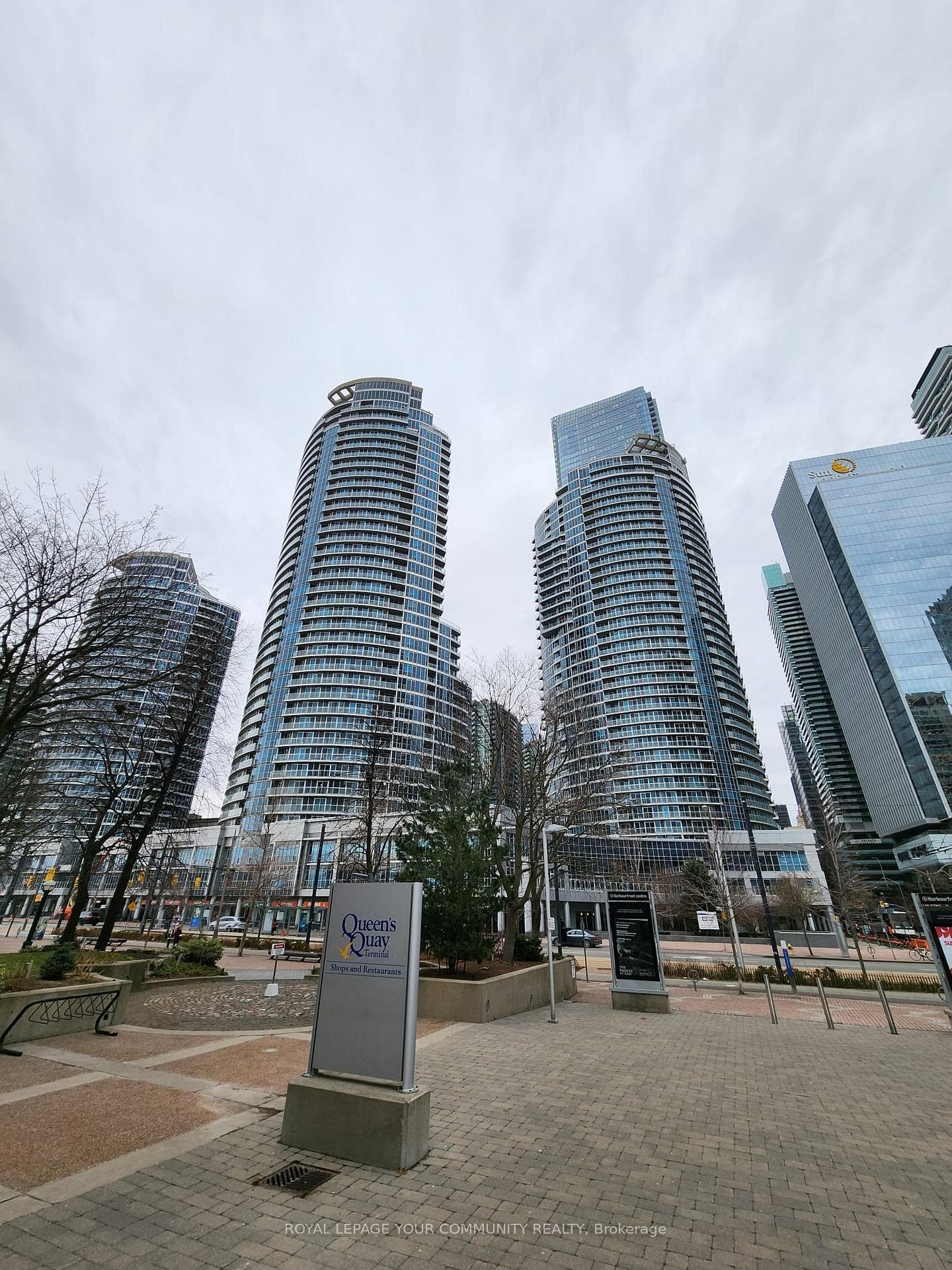 218 Queens Quay Unit 1701 photo 28