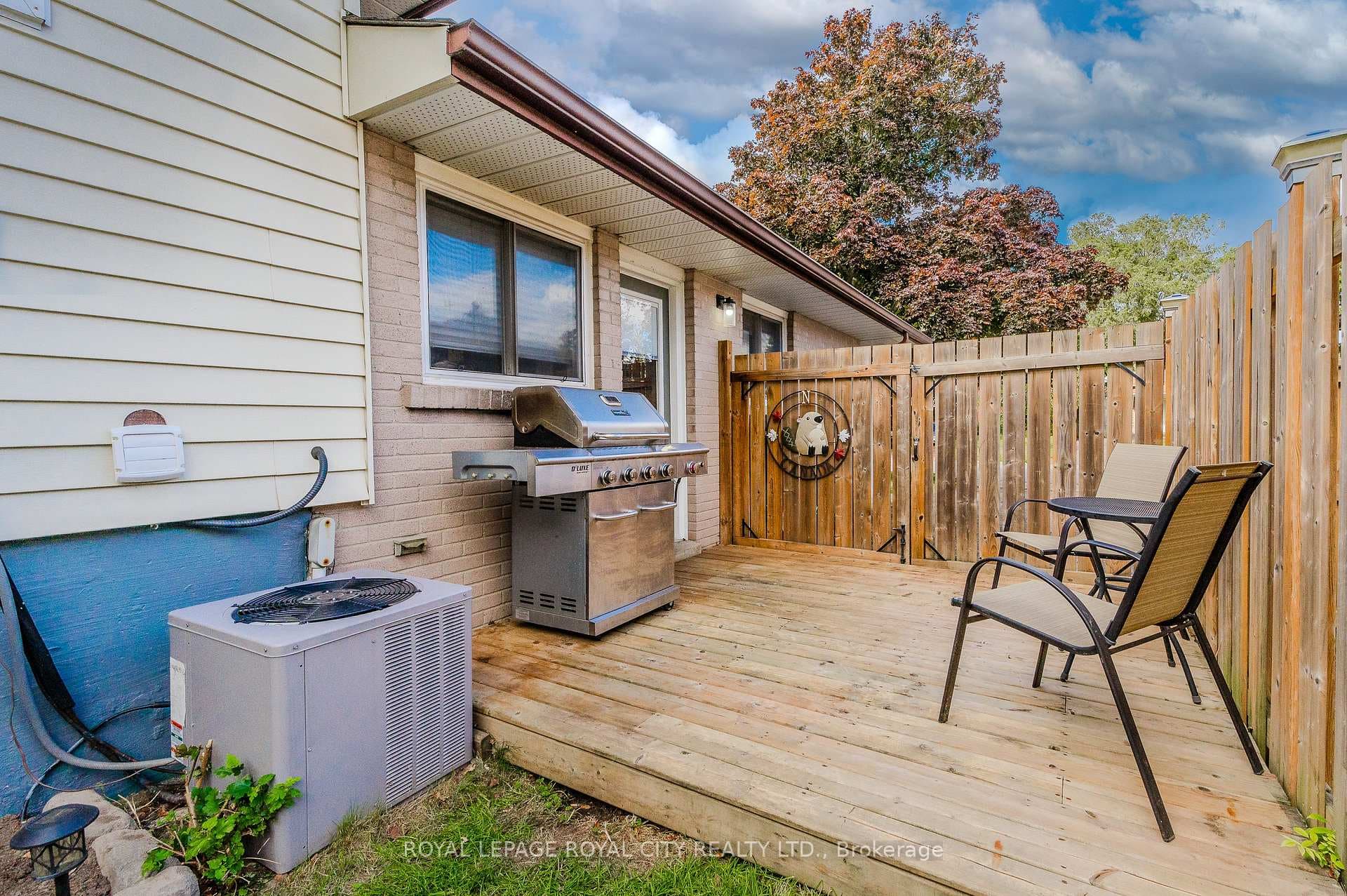 16 Nickolas Crescent photo 36