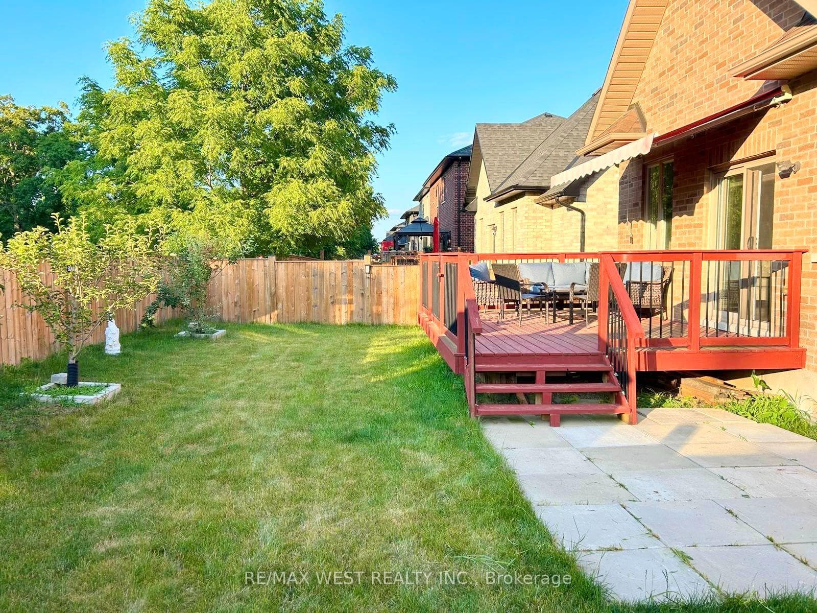 69 Peterson Street photo 36