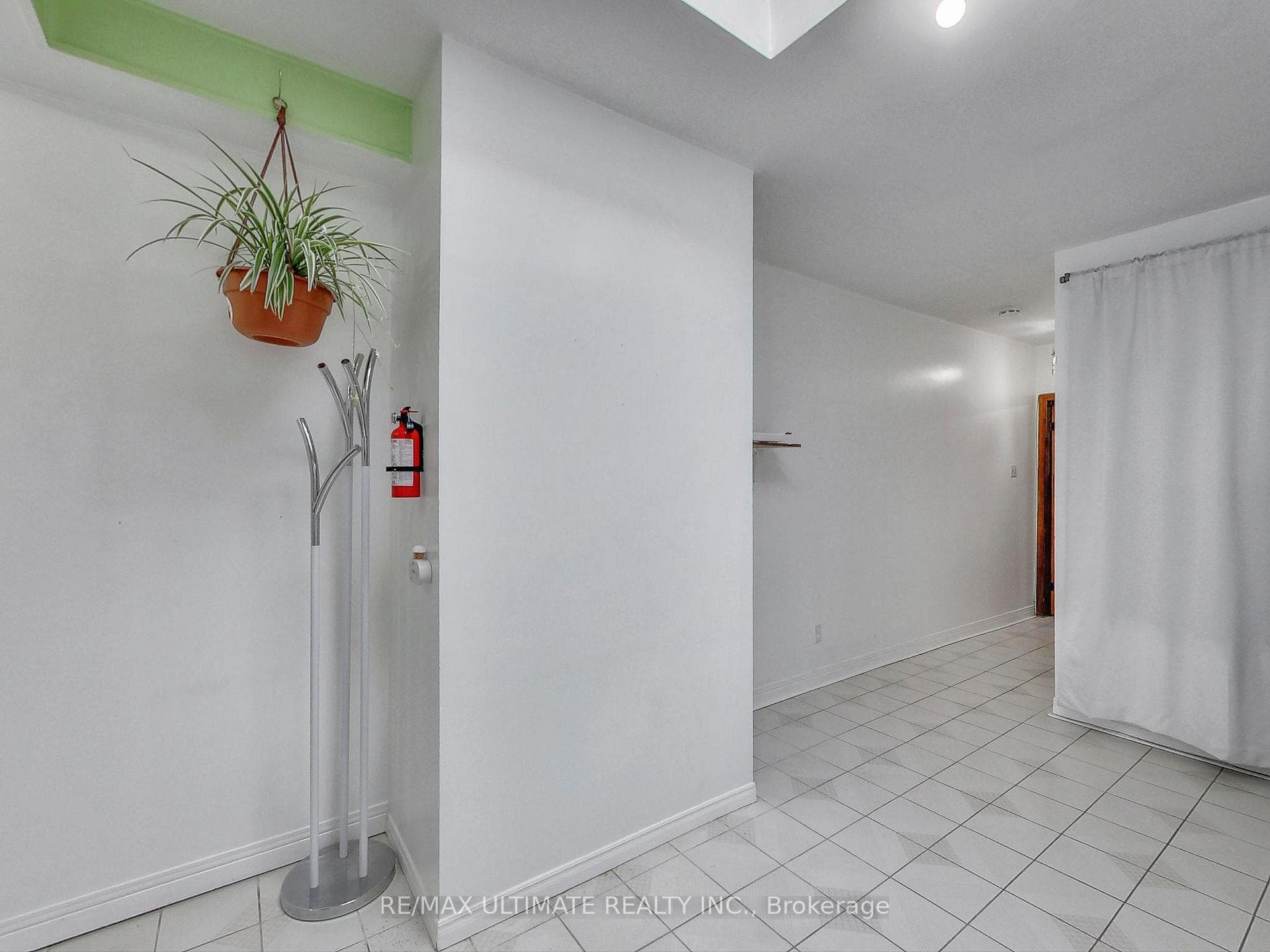 1584 Dundas Street Unit Apt #2 photo 8