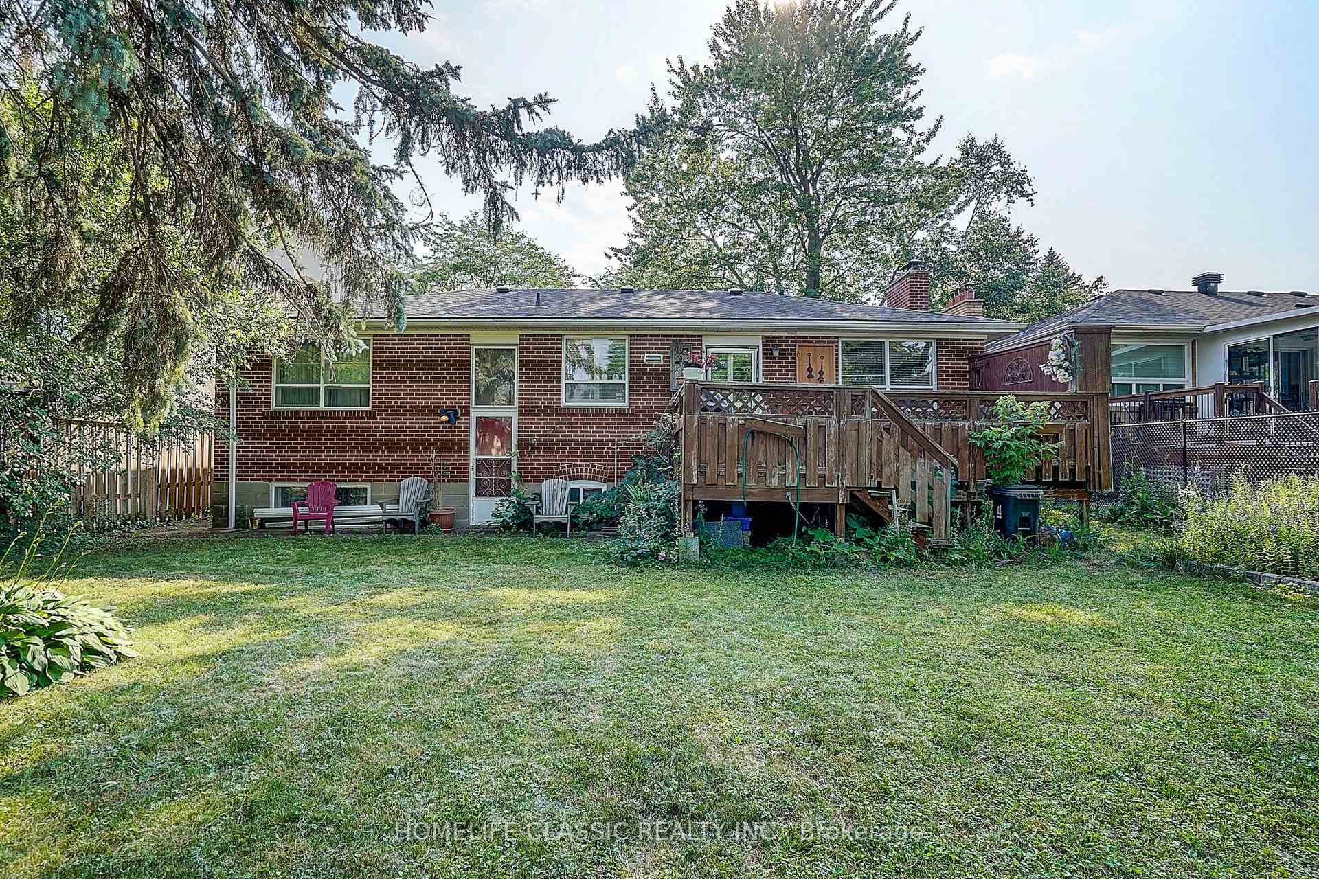 267 IREDALE Road photo 36