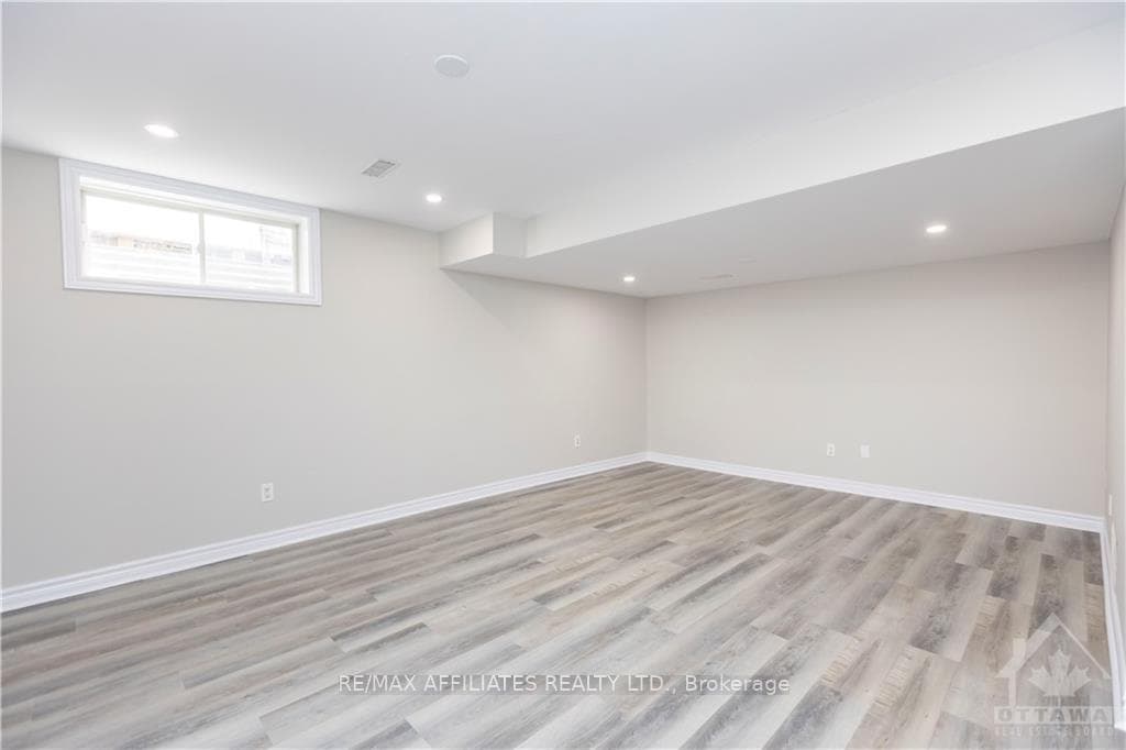 2076 BREEZEWOOD Street photo 26