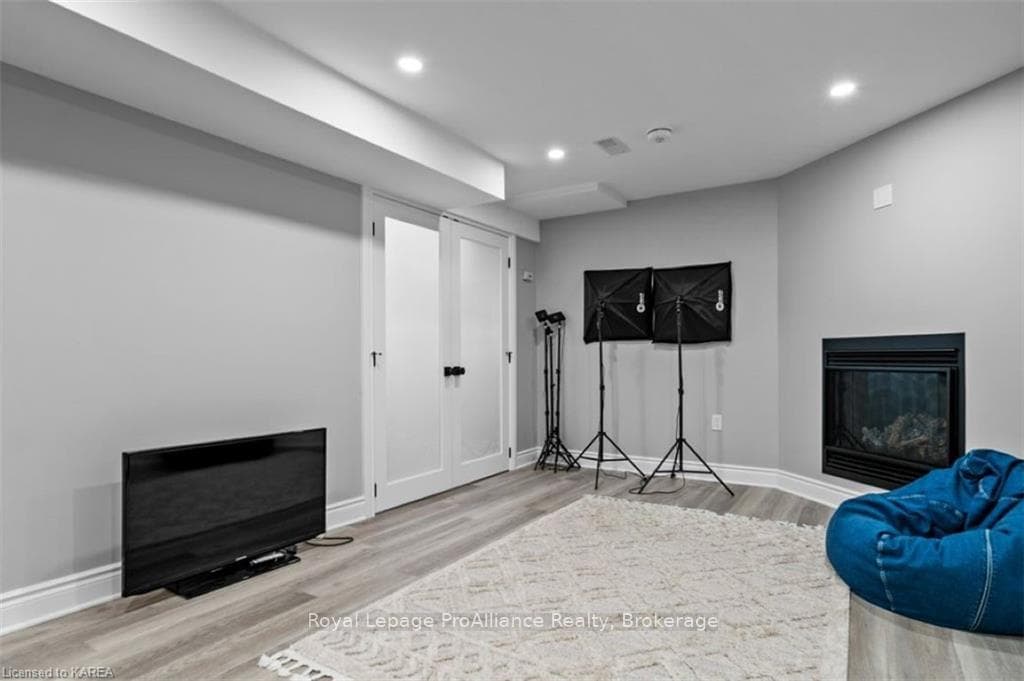 1028 LAWTON Place photo 24