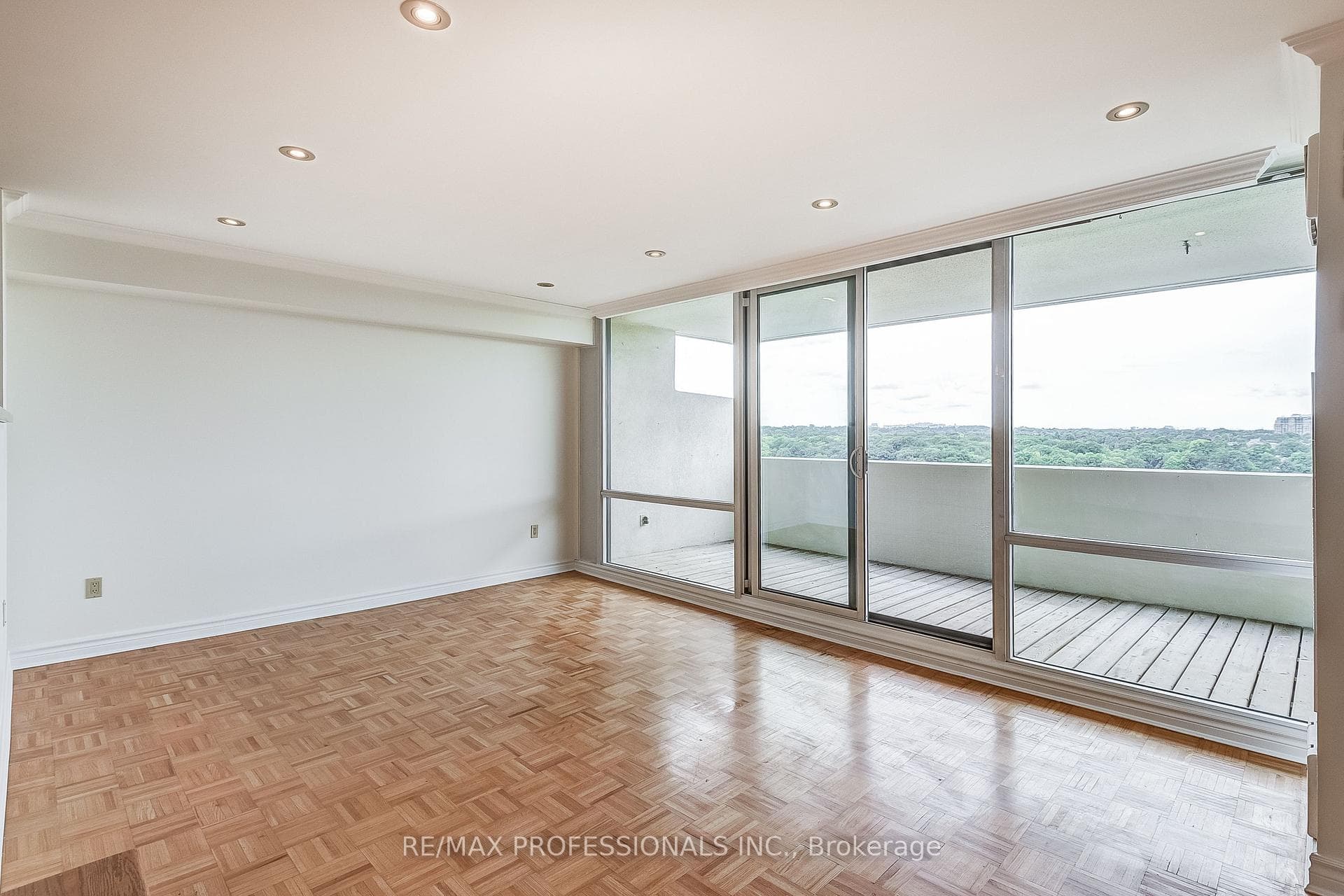 260 Scarlett Road Unit 2013 photo 15