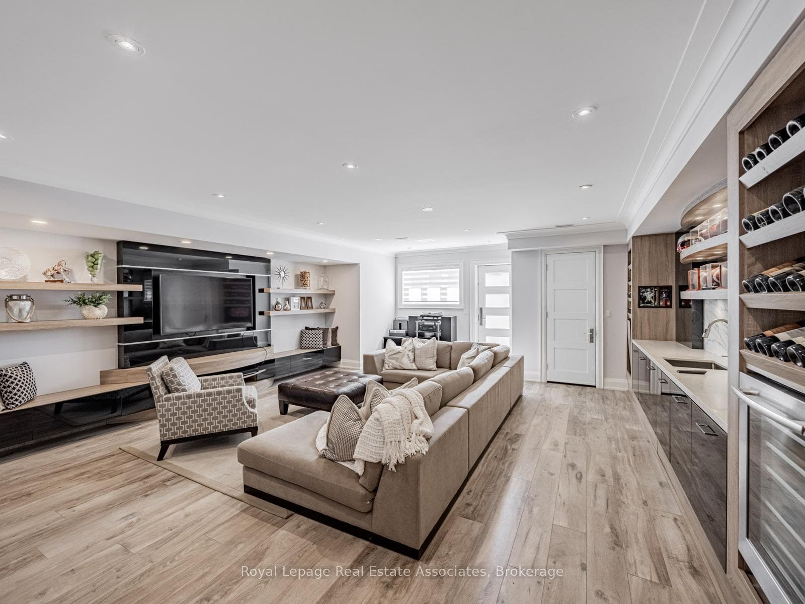 142 Mineola Road photo 28