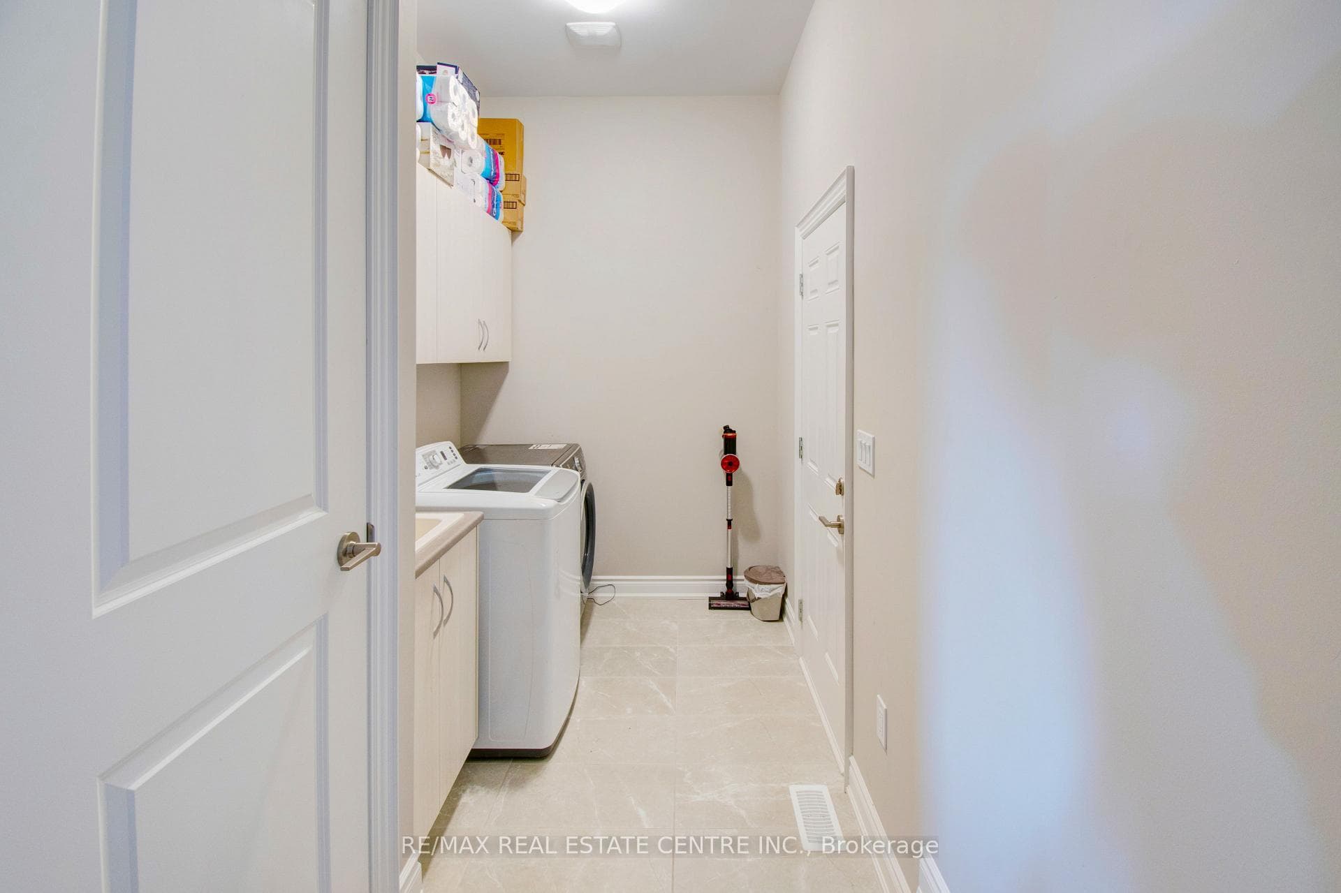 14 Ixworth Circle photo 16
