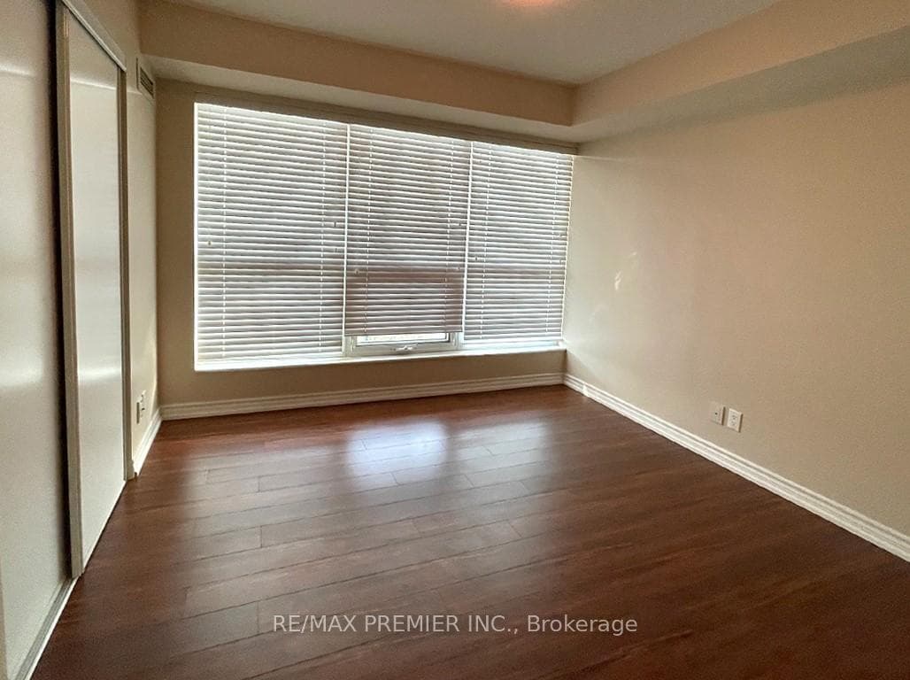 18 Harding Boulevard Unit 721 photo 17