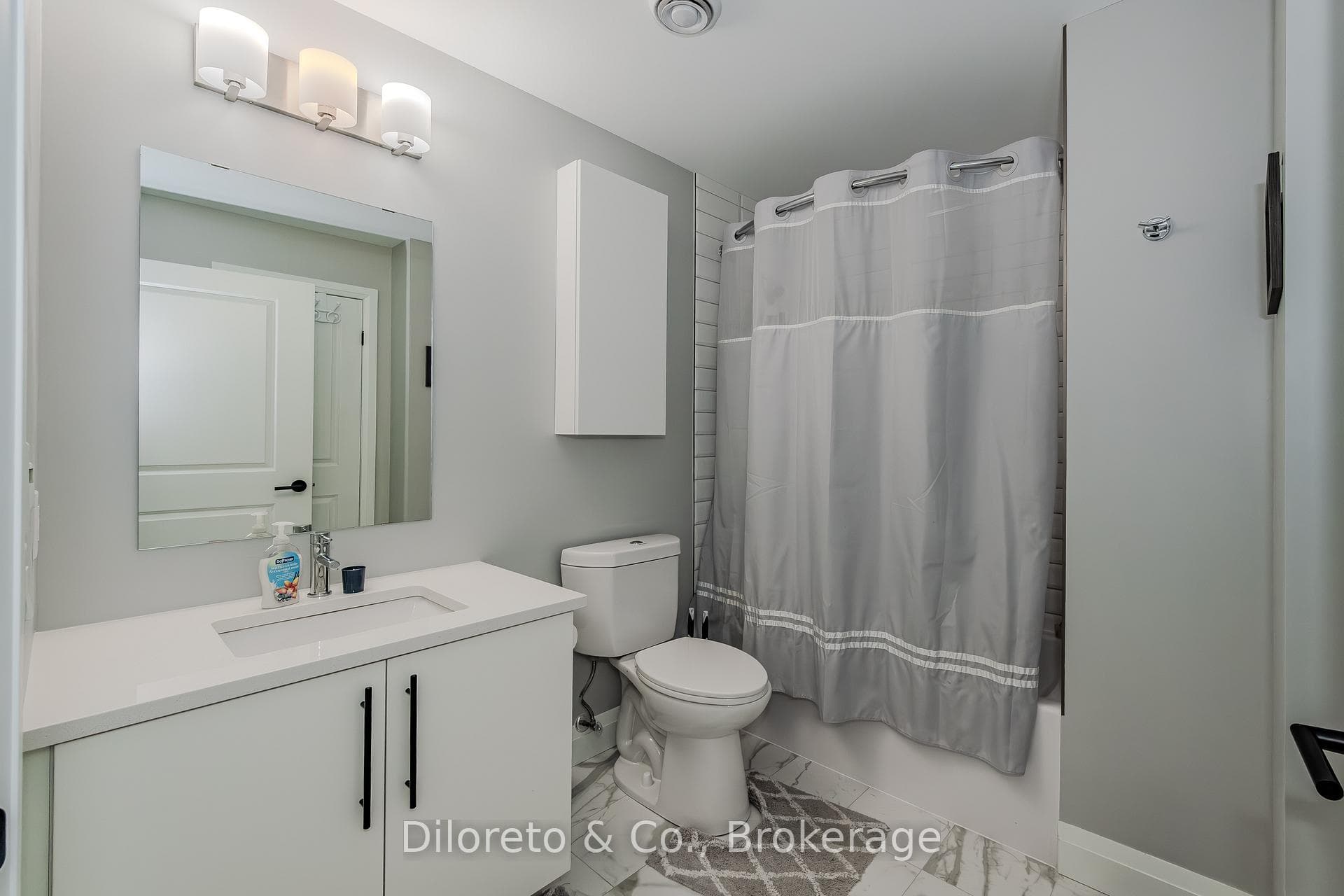 332 Gosling Gardens Unit 215 photo 17