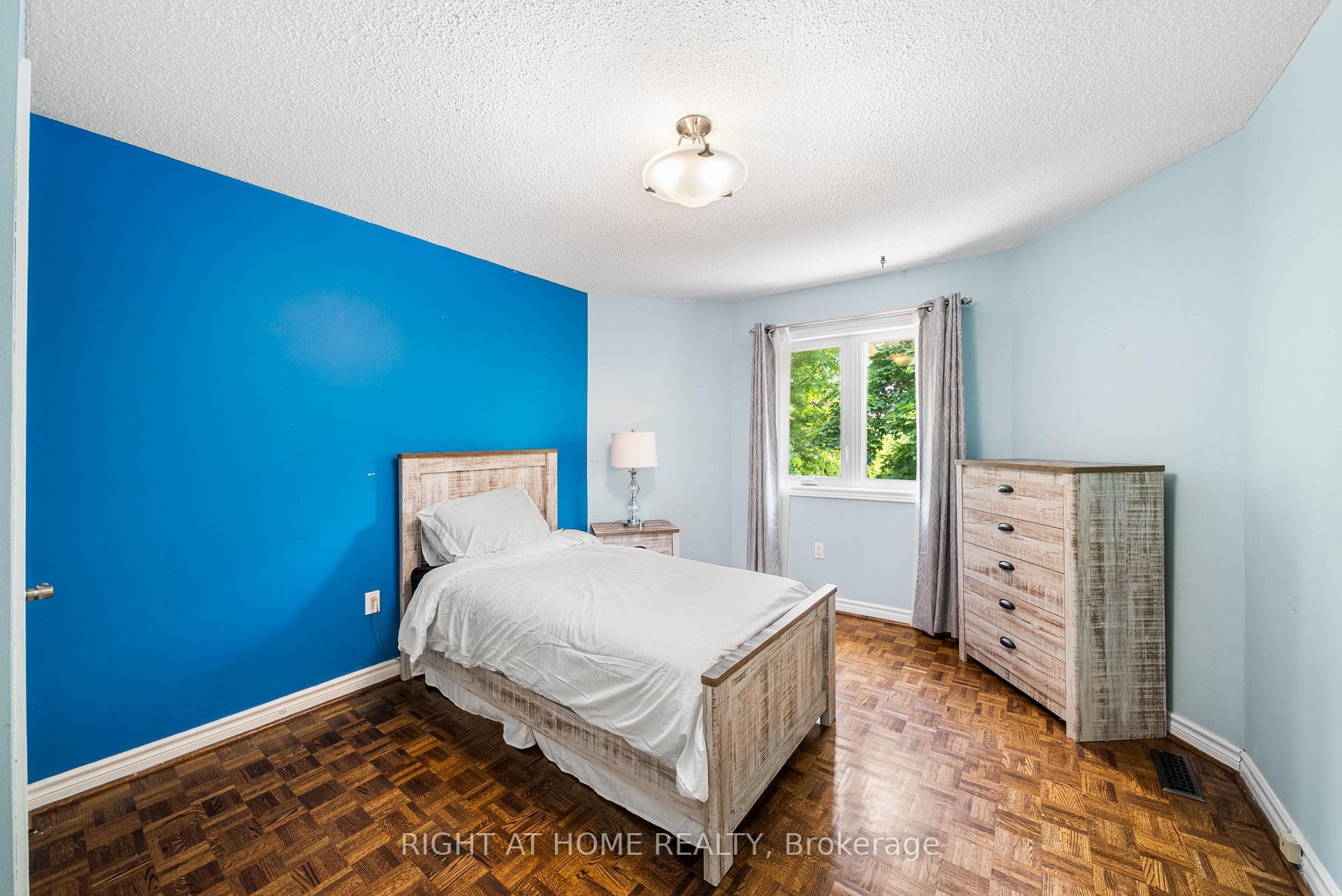 5 Stave Crescent photo 11