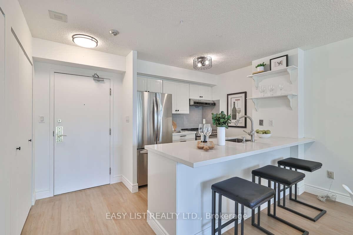 25 Grenville Street Unit 2404 photo 17