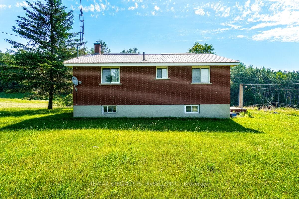 938198 Airport Road photo 18