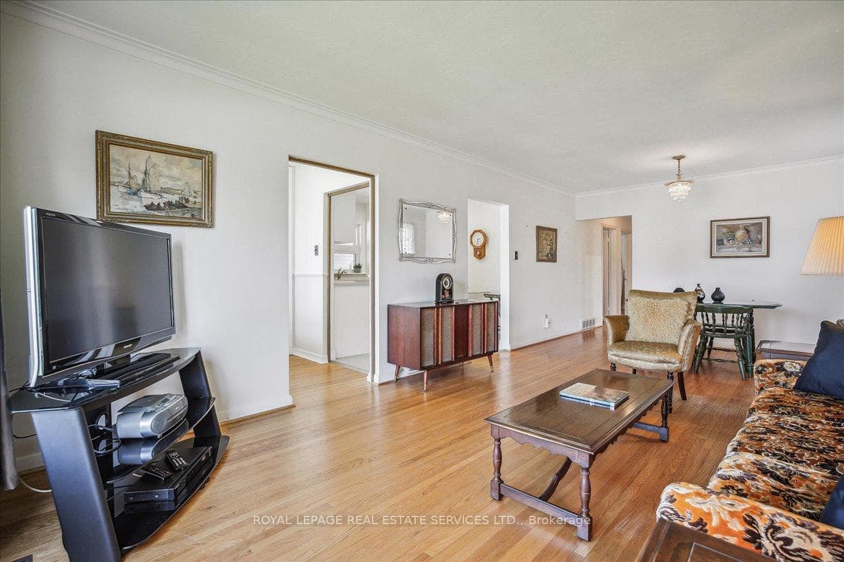 14 Charlemont Crescent photo 5