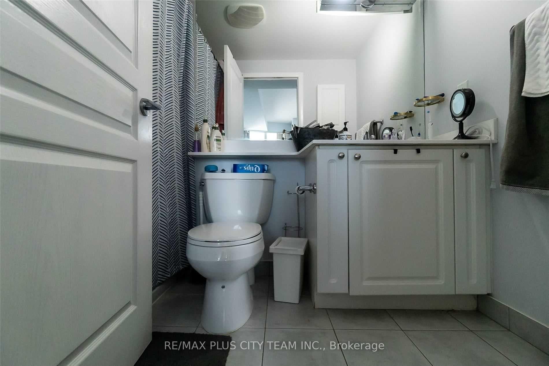18 Yonge Street Unit 3702 photo 11