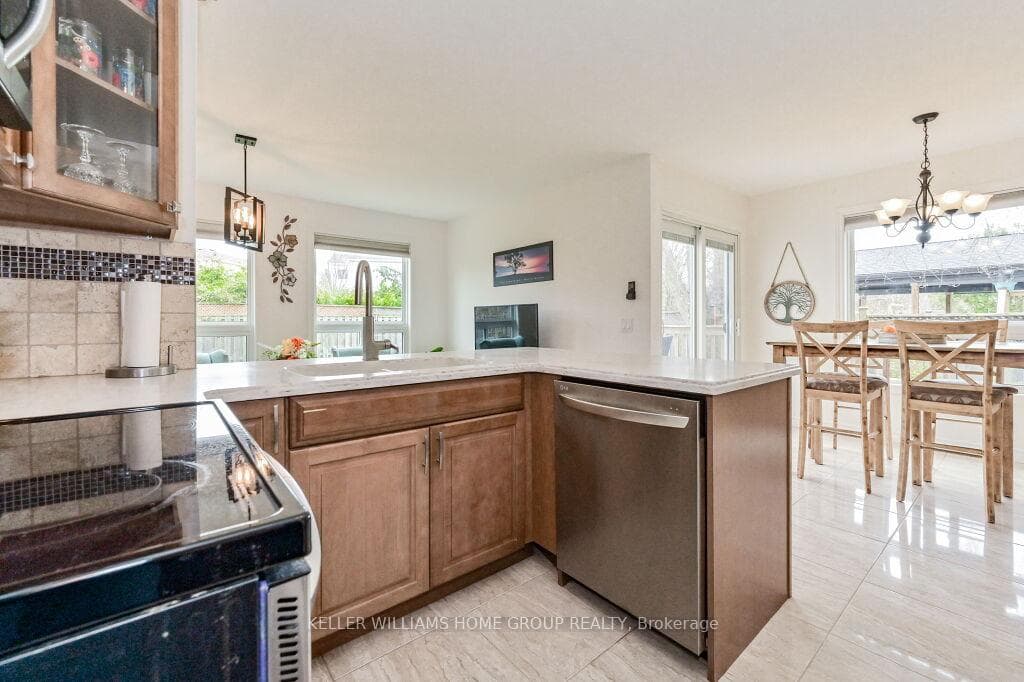 728 Woodhill Drive photo 10