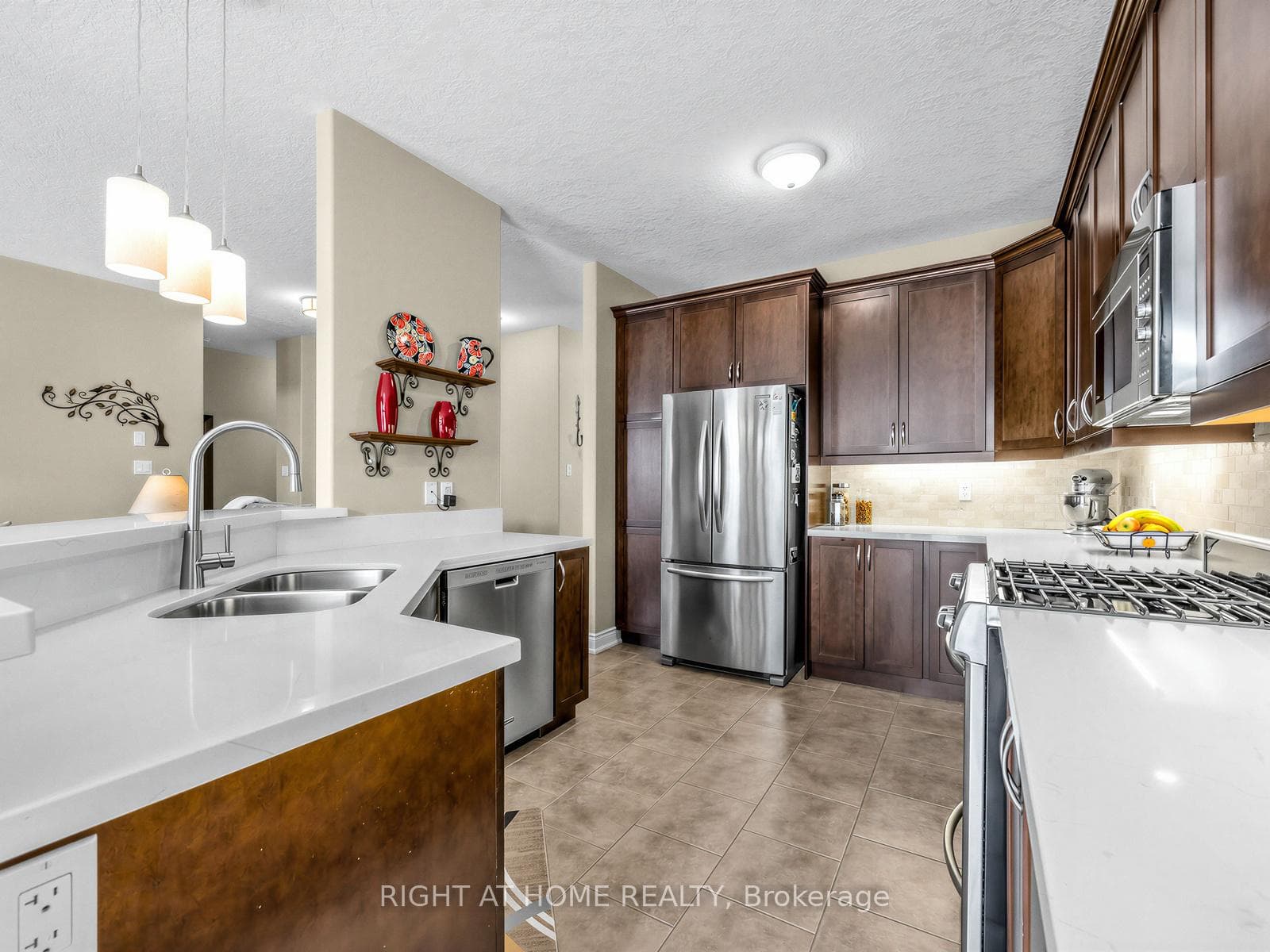 826 Booth Avenue photo 14
