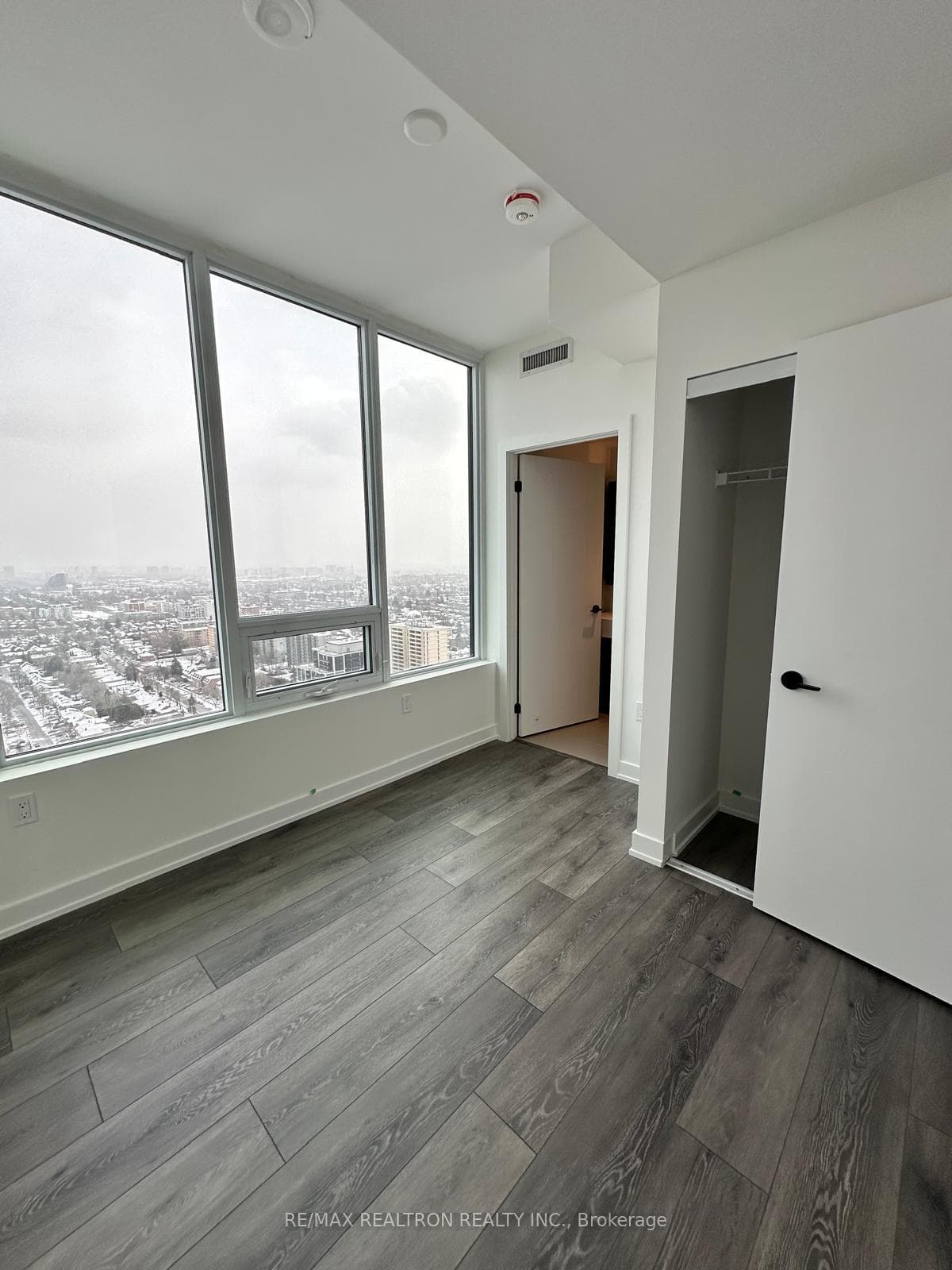 127 Broadway Avenue Unit 3309S photo 4