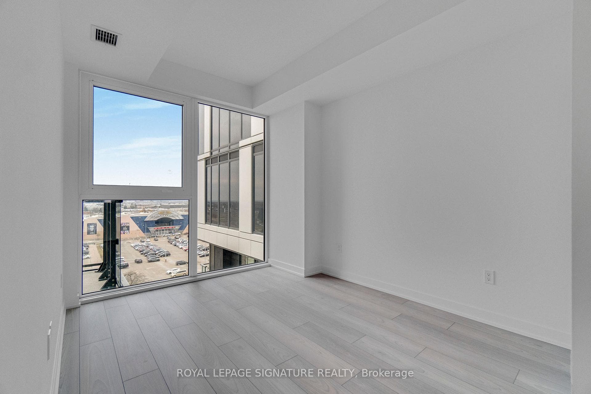 1007 The Queensway N/A Unit 722 photo 23