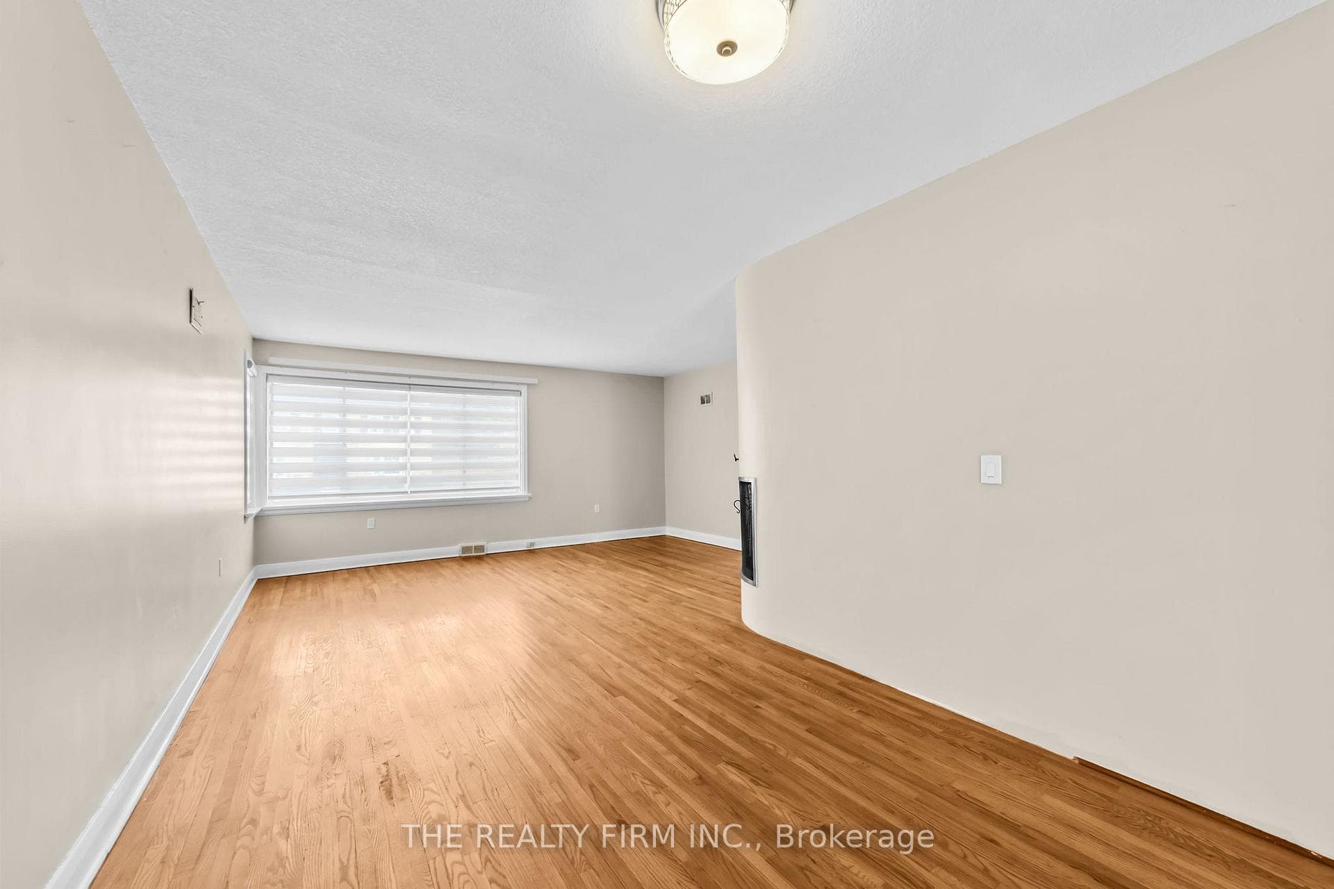 Living room - Front of House