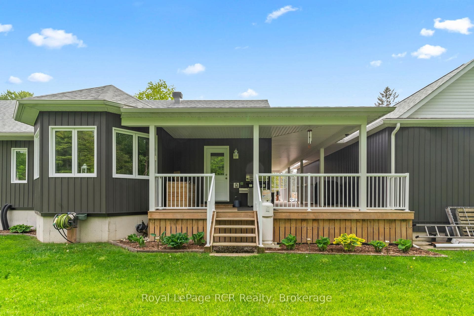 615 Cayuga Crescent photo 38