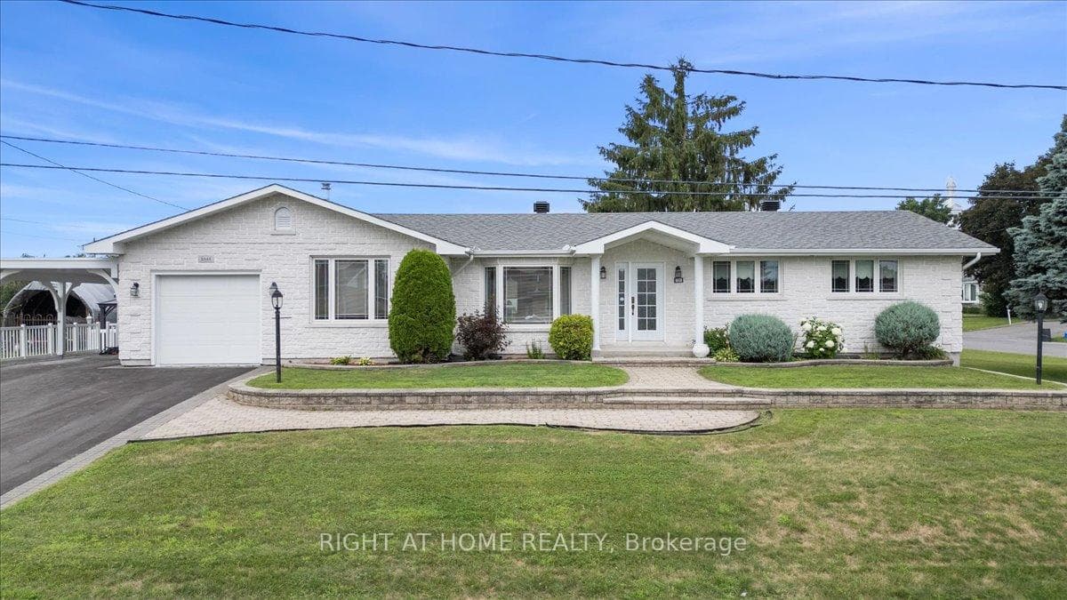 2344 Raymond Street photo 1