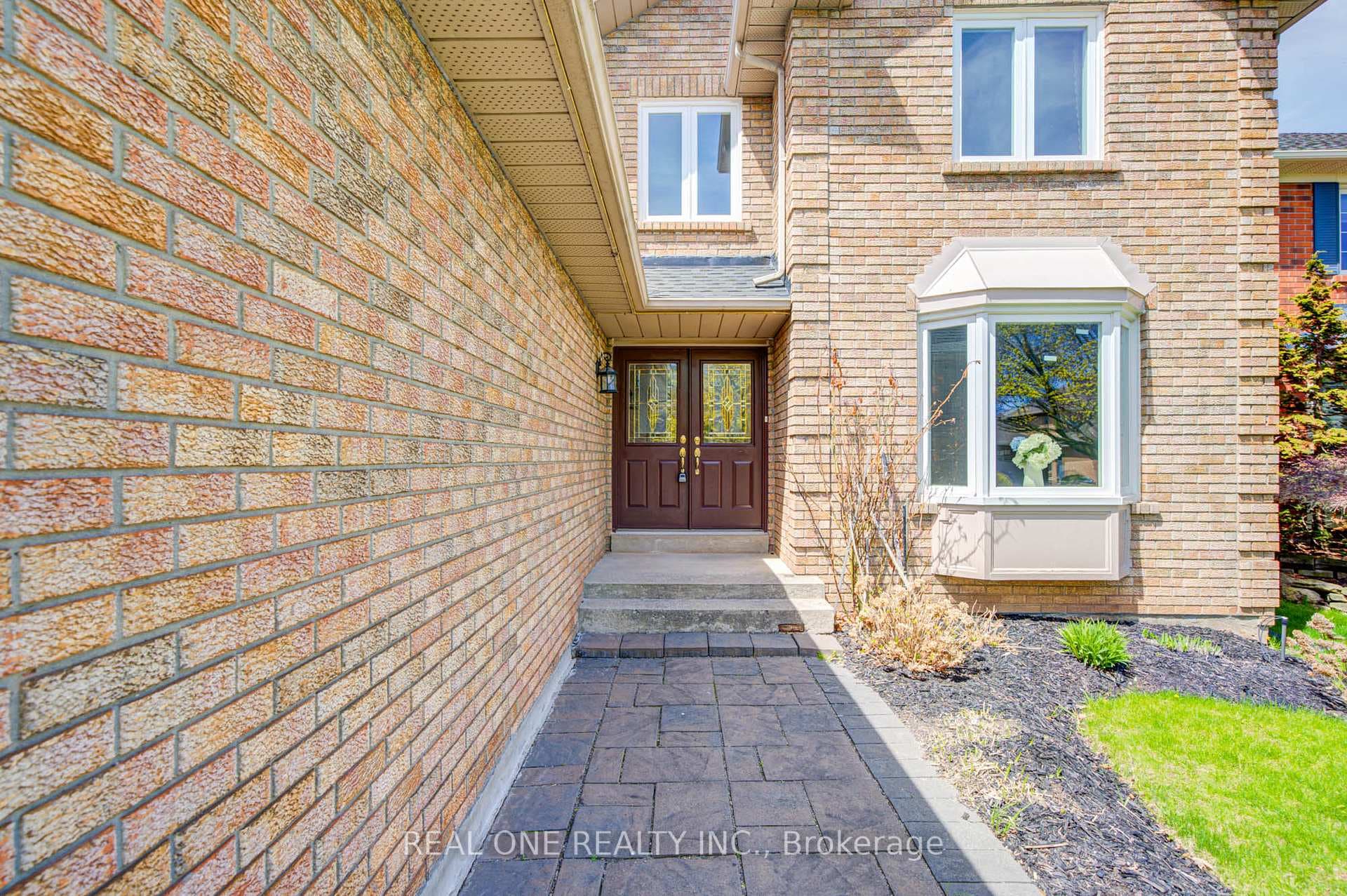 1237 Woodview Drive photo 4