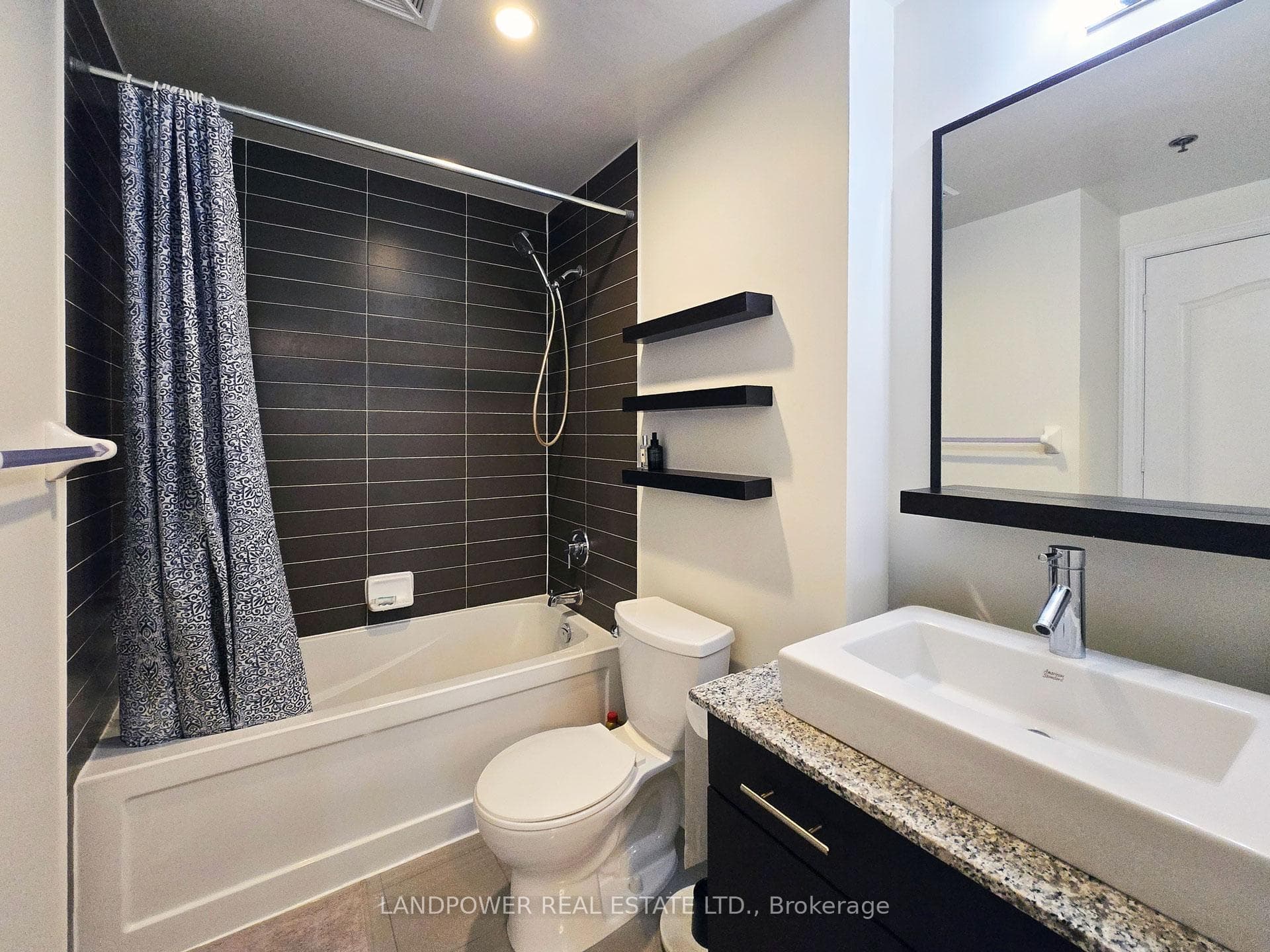 2756 Old Leslie Street Unit 603 photo 14