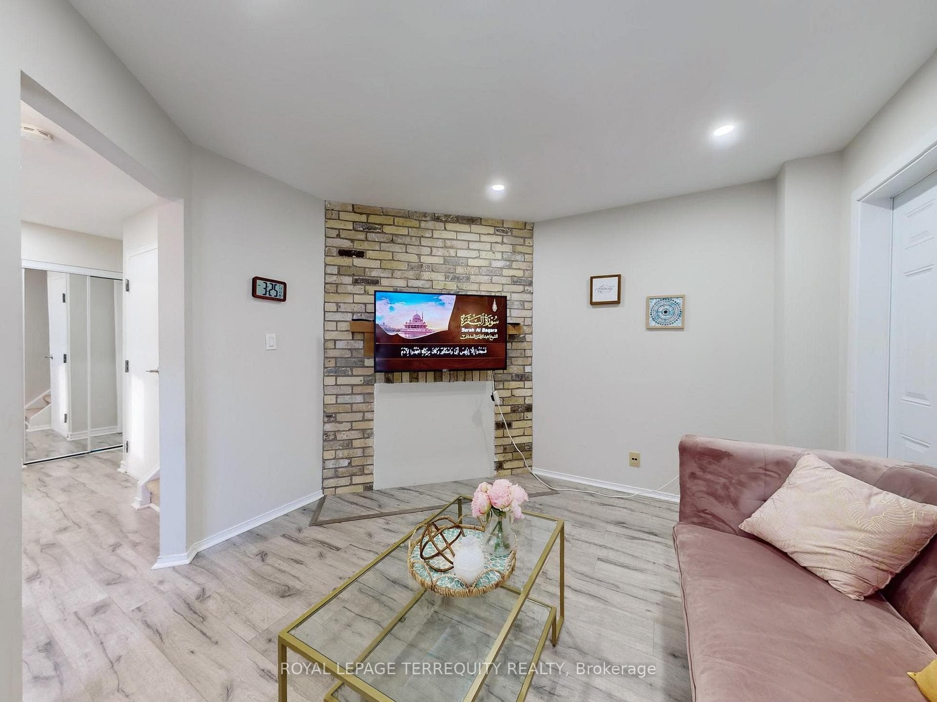 52 Dobson Drive photo 10
