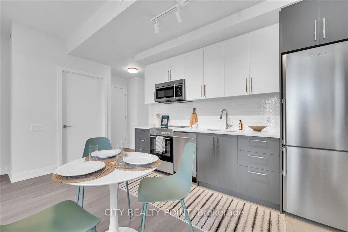 664 Spadina Avenue Unit 910 photo 7