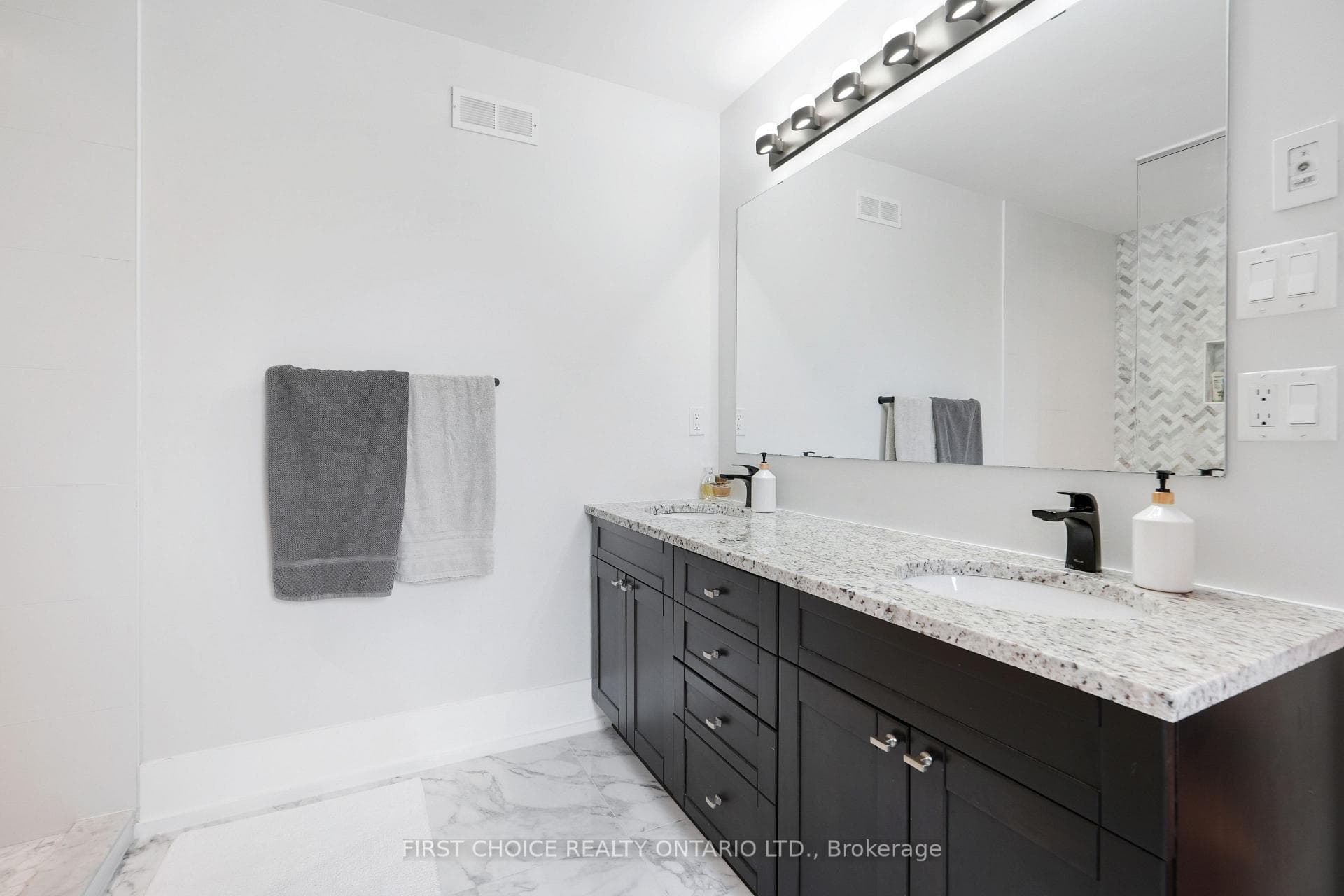 38 Withrow Avenue photo 23