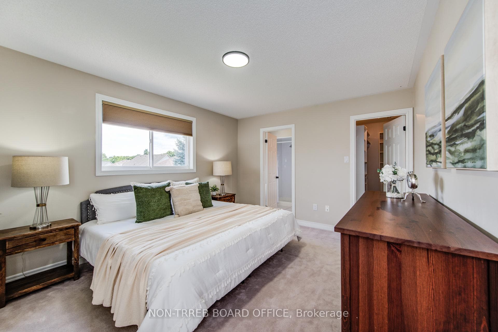 68 WADSWORTH Crescent photo 12
