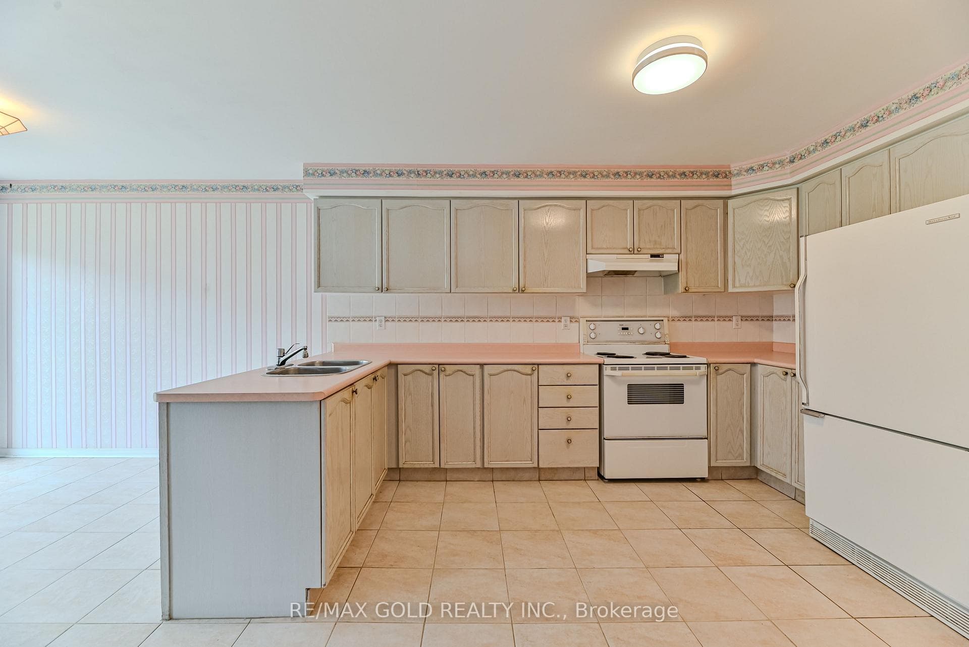 27 Bighorn Crescent photo 11