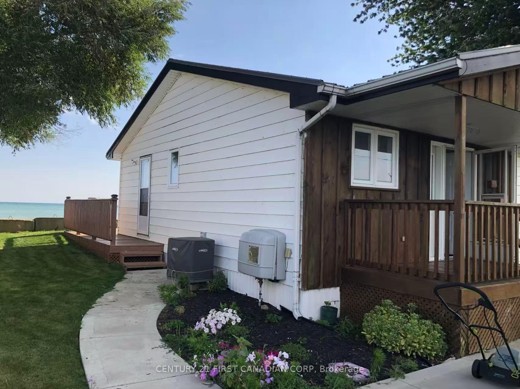 18008 Erie Shore Drive photo 3