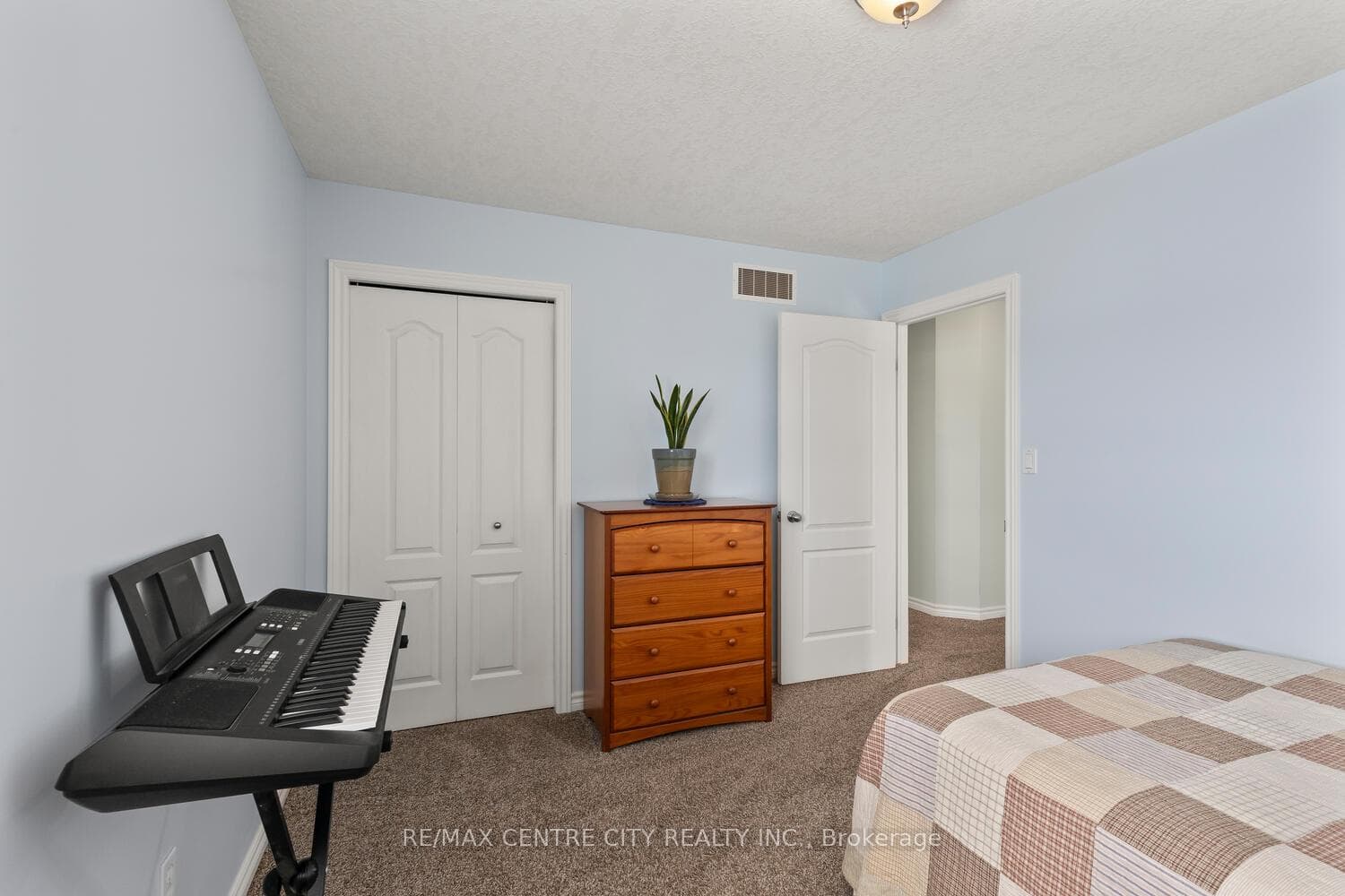 1301 Coronation Drive photo 28