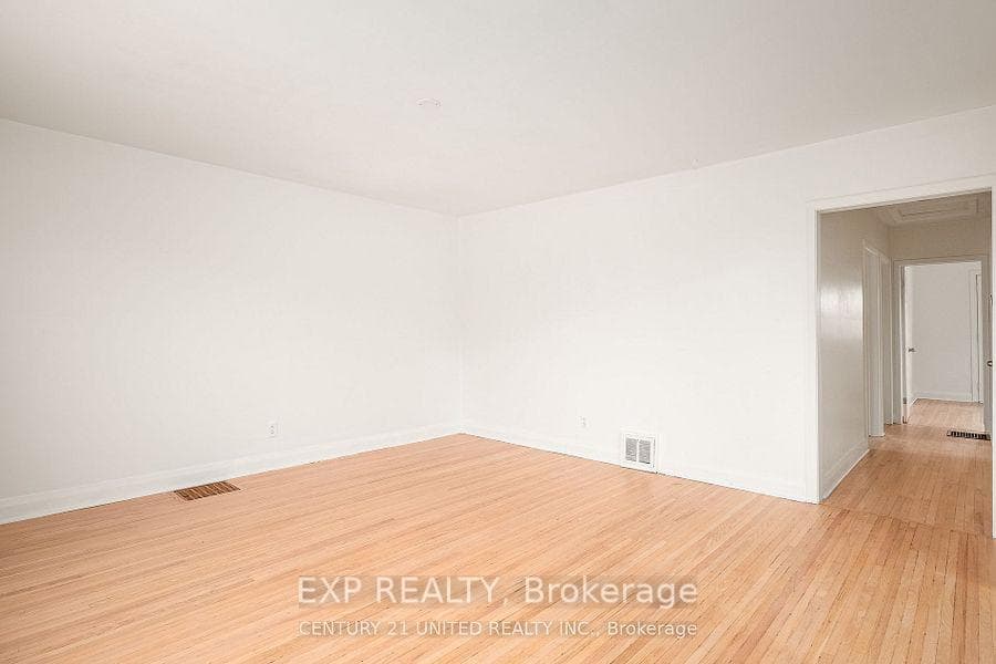 298 Swanston Avenue photo 8