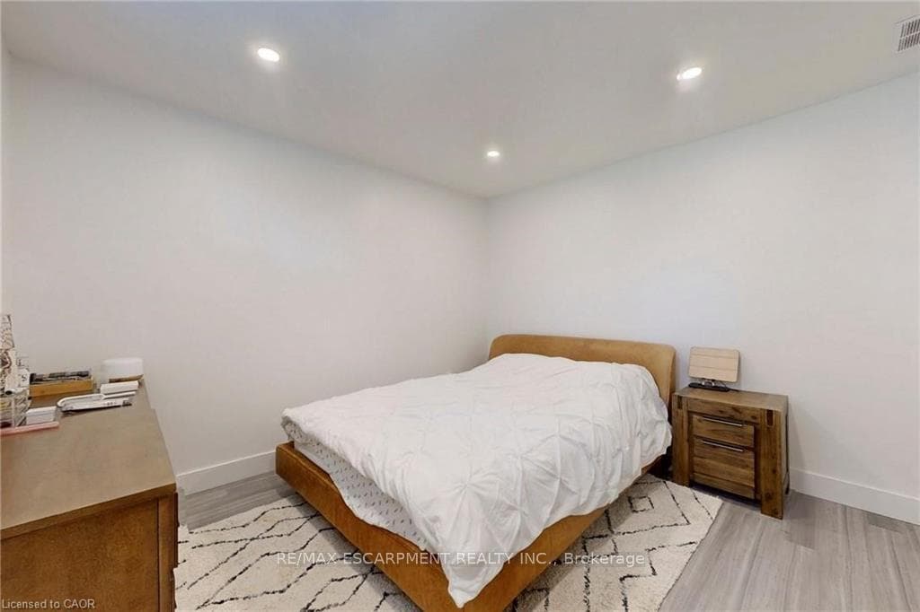 28 Dunsmore Gardens photo 45