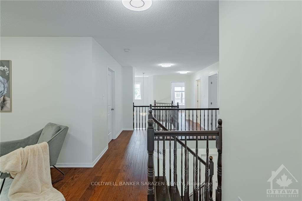 594 PINAWA Circle photo 22