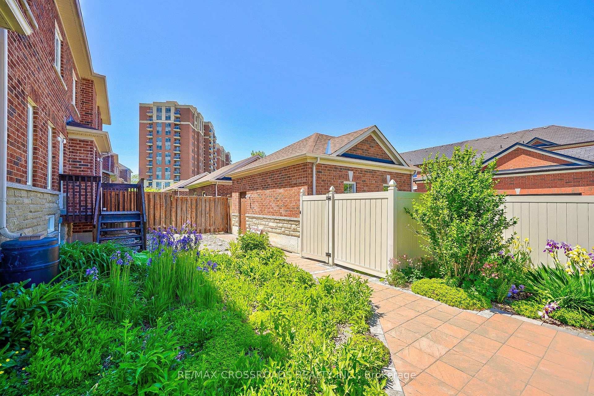134 Bantry Avenue photo 38