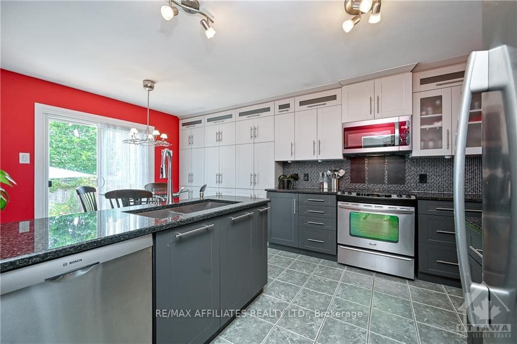 1597 DUPLANTE Avenue photo 12