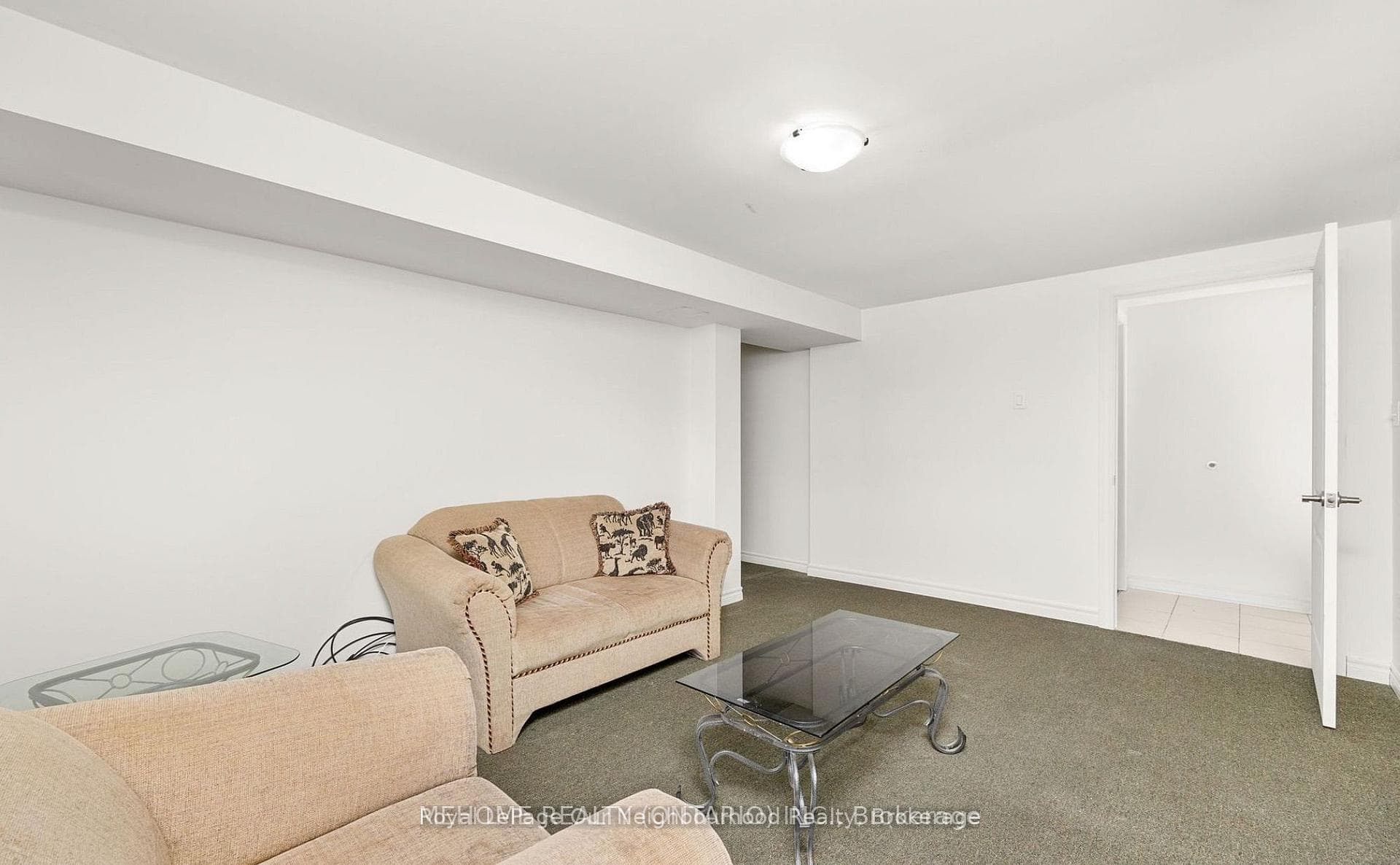 14 Tarsus Crescent Unit Bsmt 2 photo 4