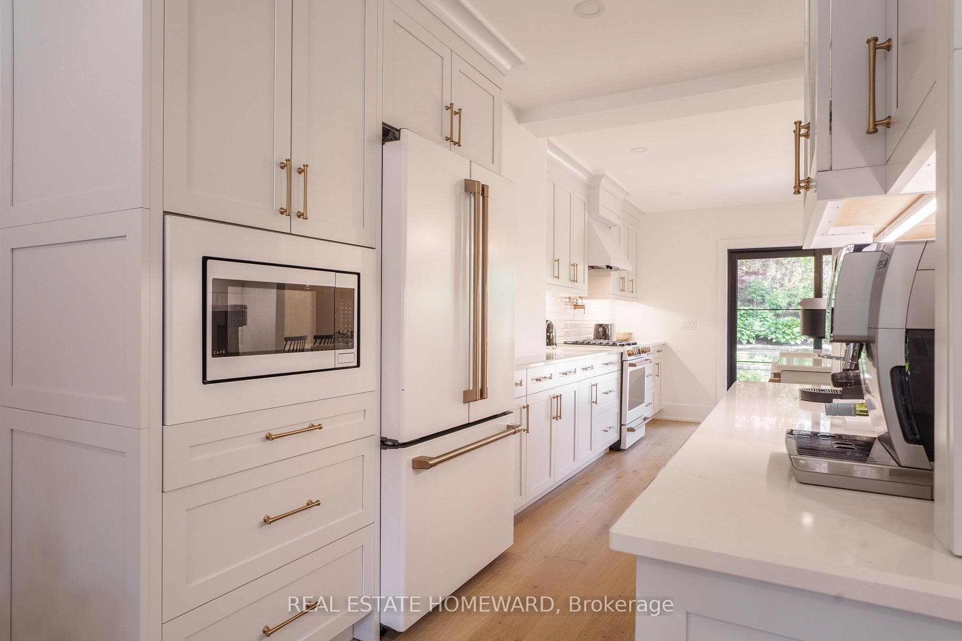 27 Avalon Boulevard photo 10