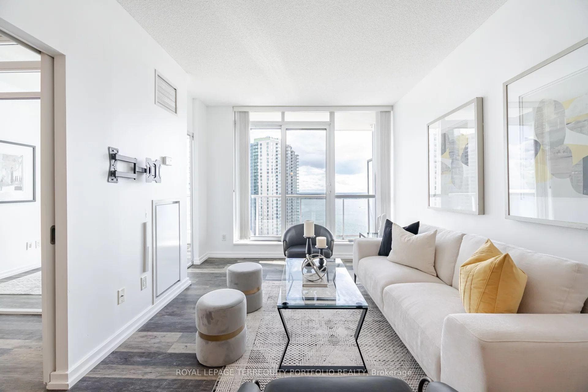 208 Queens Quay Unit 2503 photo 14