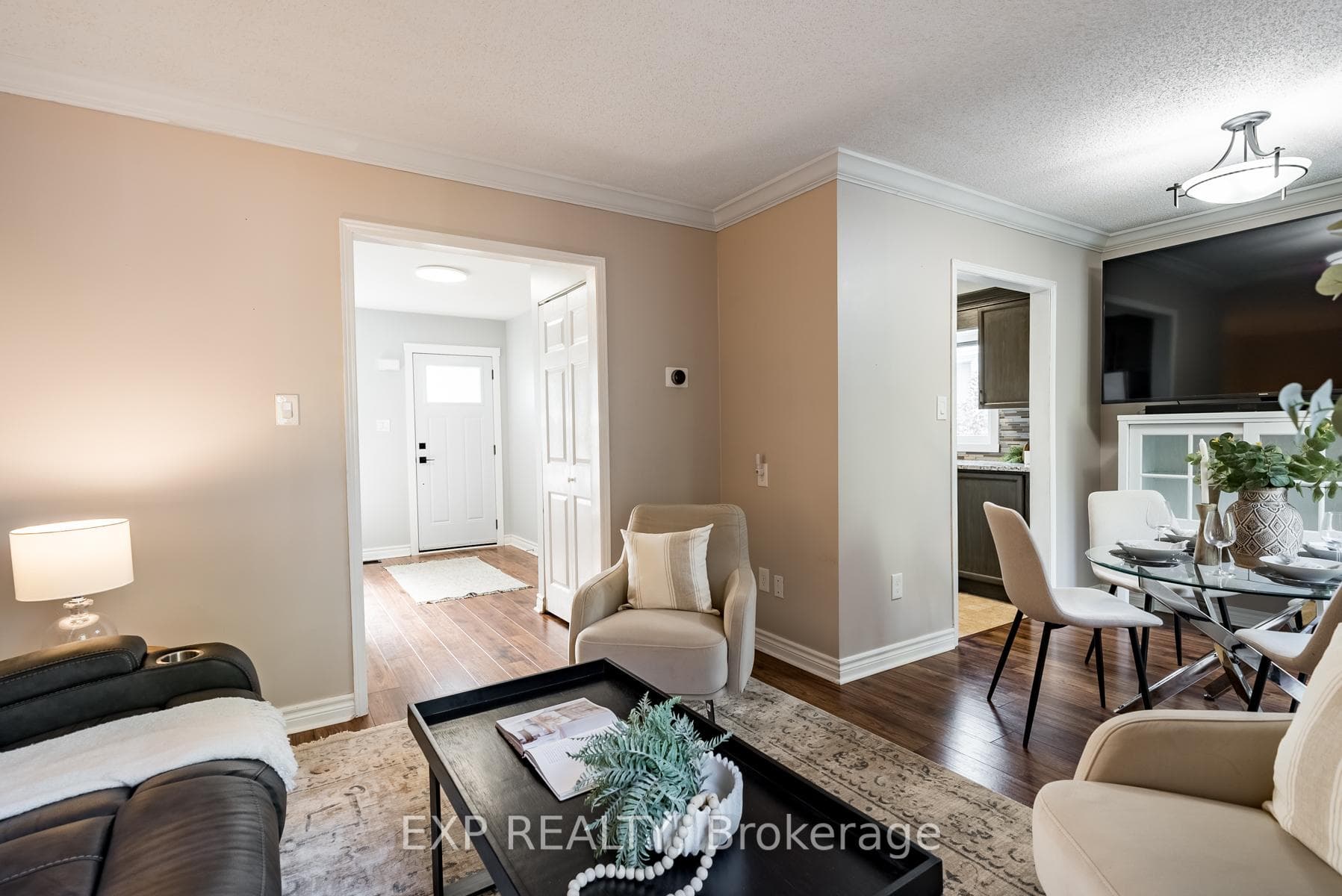 896 Fairbanks Road photo 6