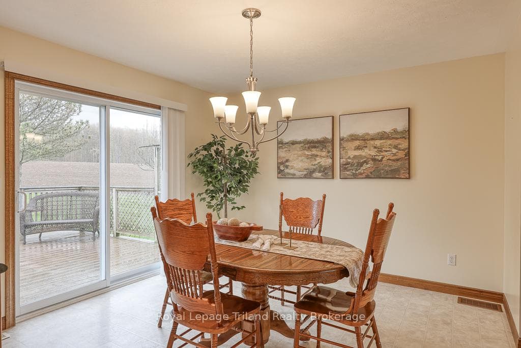 596124 Strathallan Road photo 22
