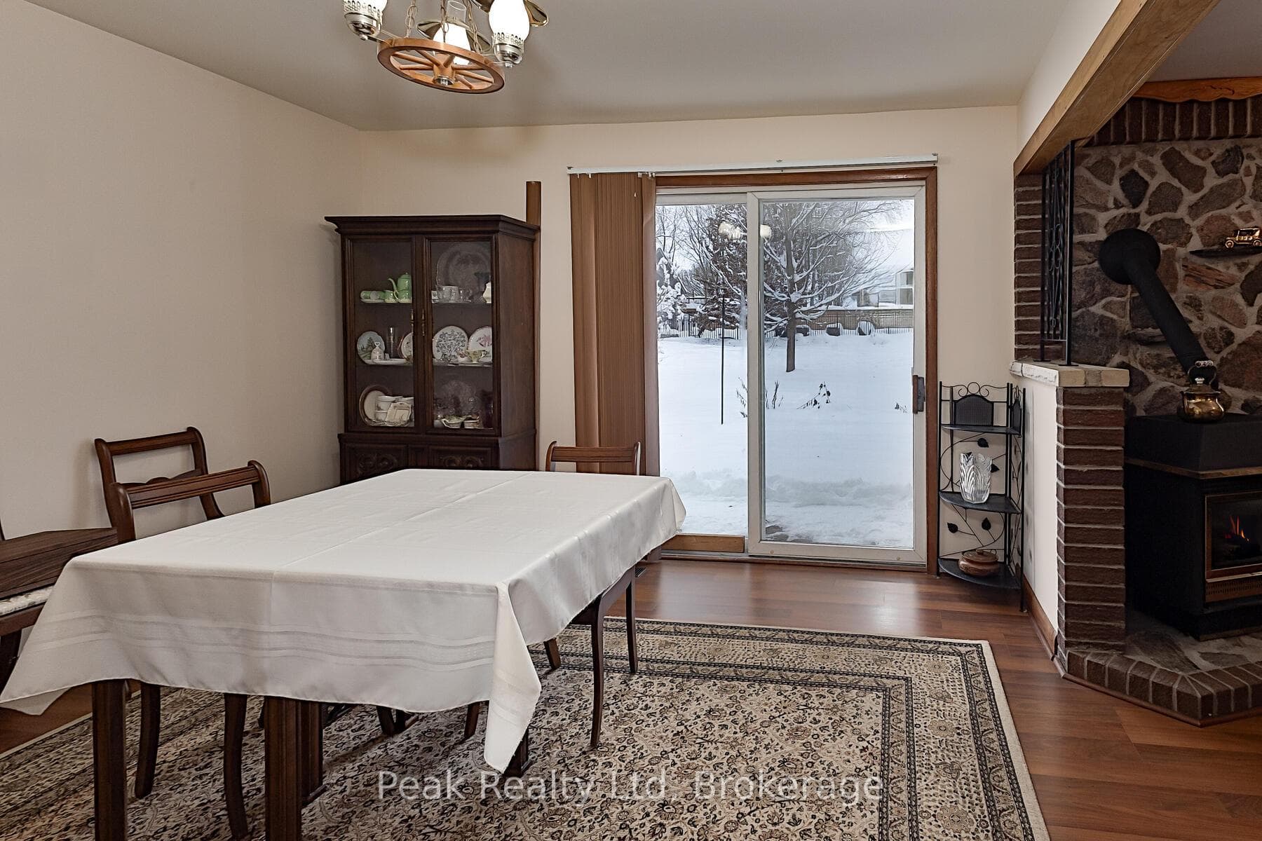 670 Elm Avenue photo 20