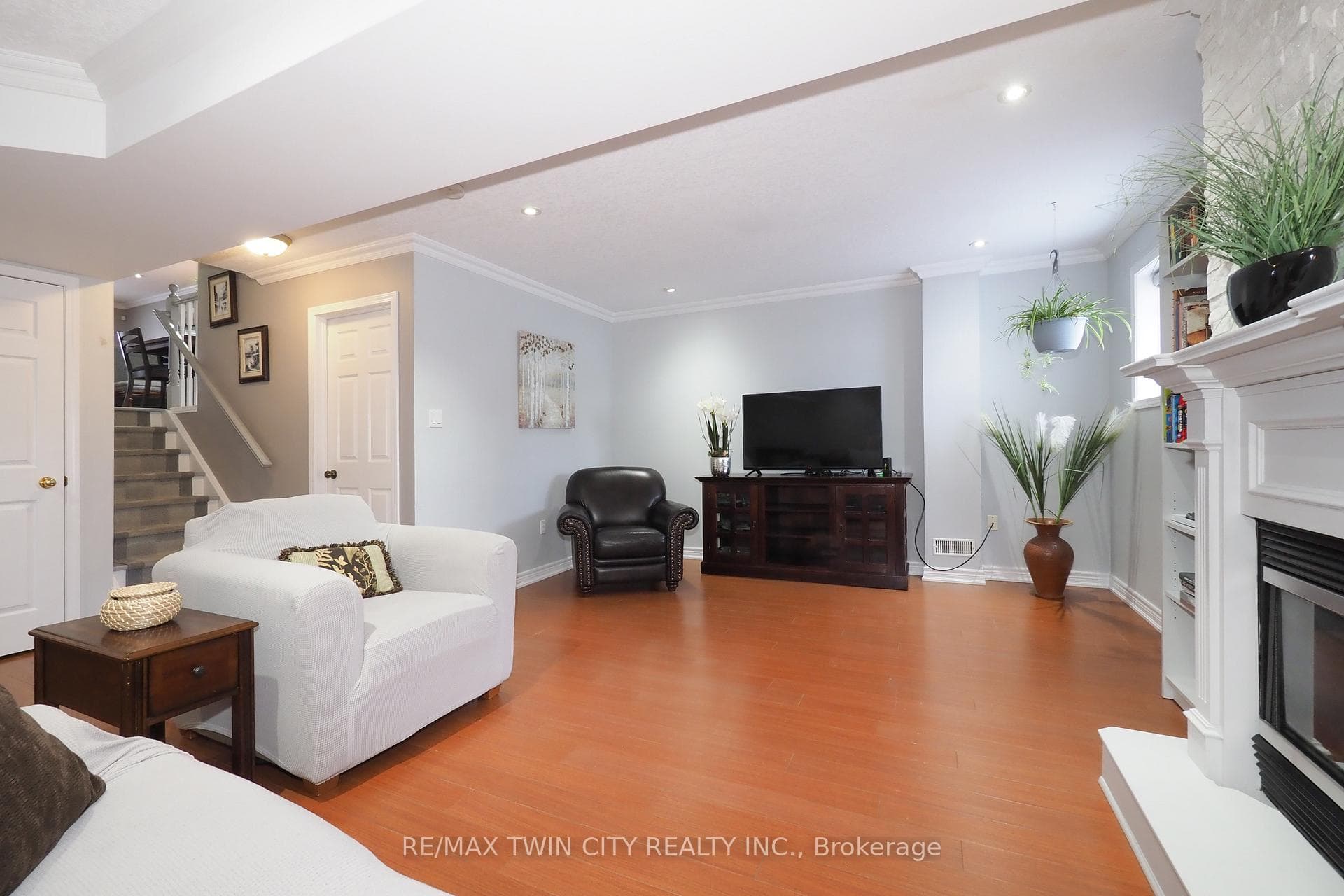 439 Langlaw Drive photo 31