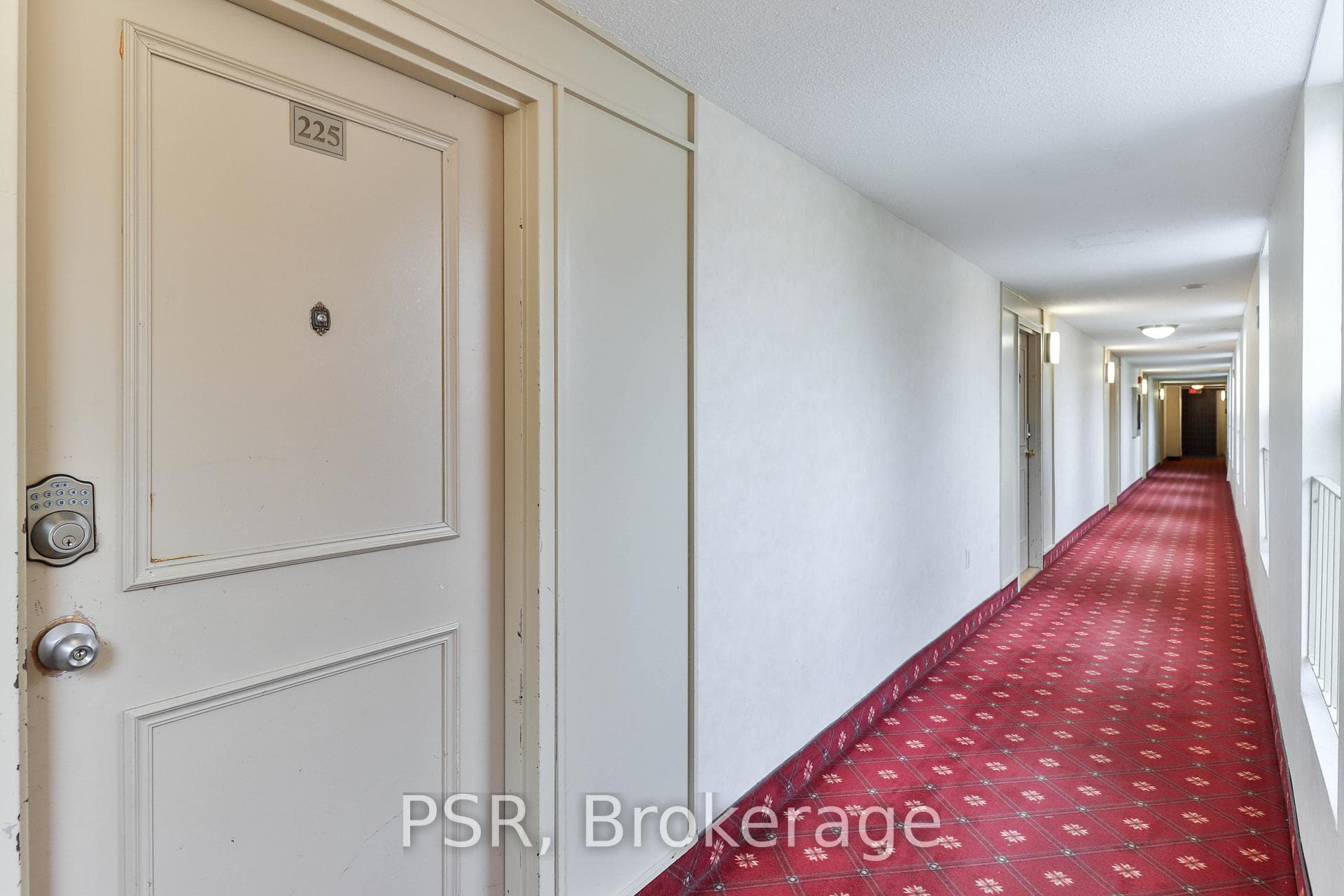 165 Cherokee Boulevard Unit 225 photo 32