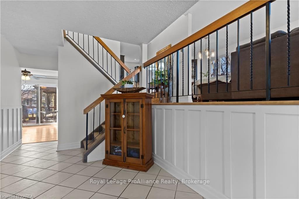 909 ATWOOD Place photo 5